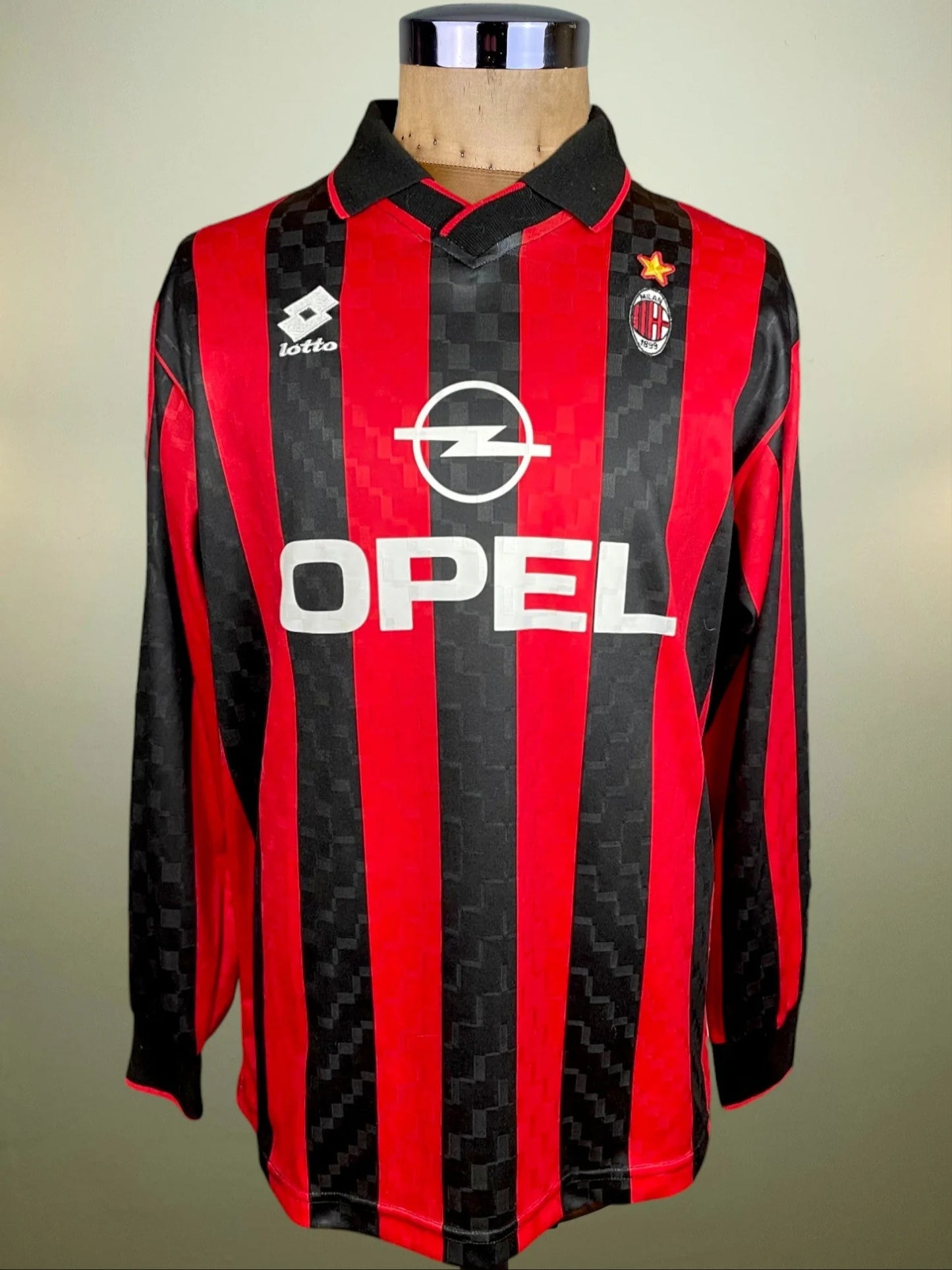 Match Shirt • Club • AC Milan • 1995 • Lotto • Home • #4 • Demetrio Albertini • vs Cagliari