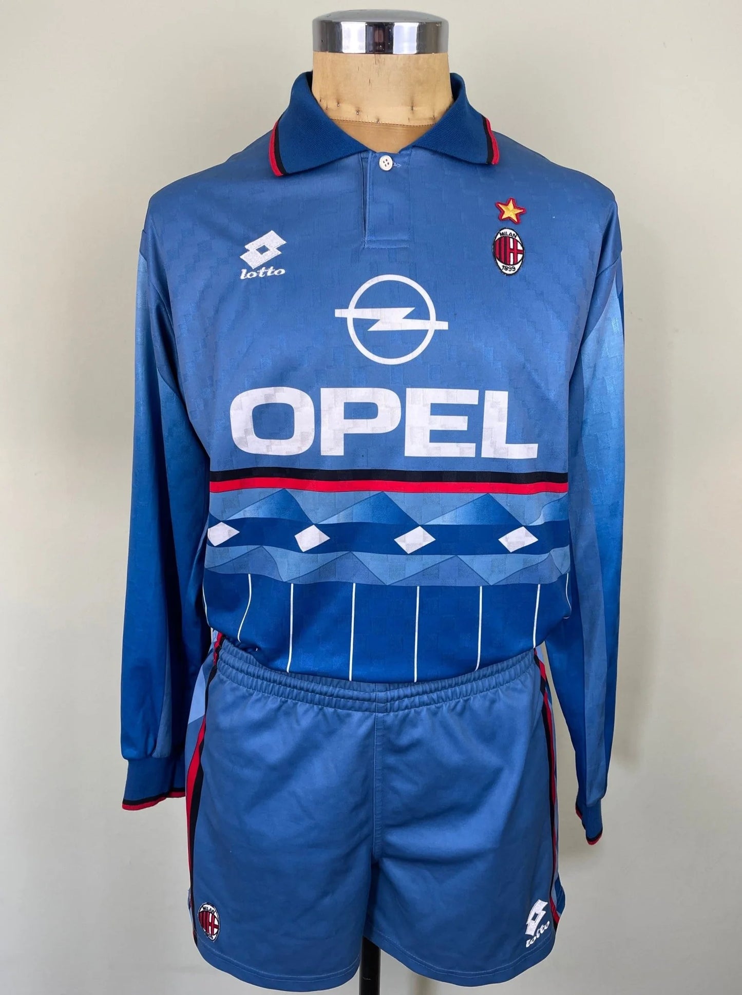 Match Shirt • Club • AC Milan • 1995 • Lotto • Fourth • #18 • Roberto Baggio • Match Prepared
