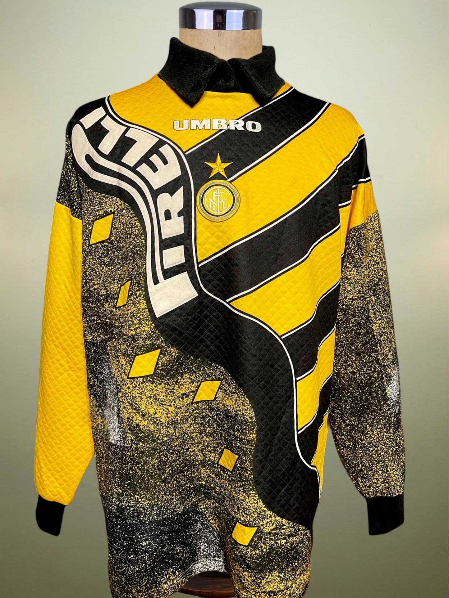 Match Shirt • Club • Inter • 1995 • Umbro • Keeper • #1 • Gianluca Pagliuca • vs Padova