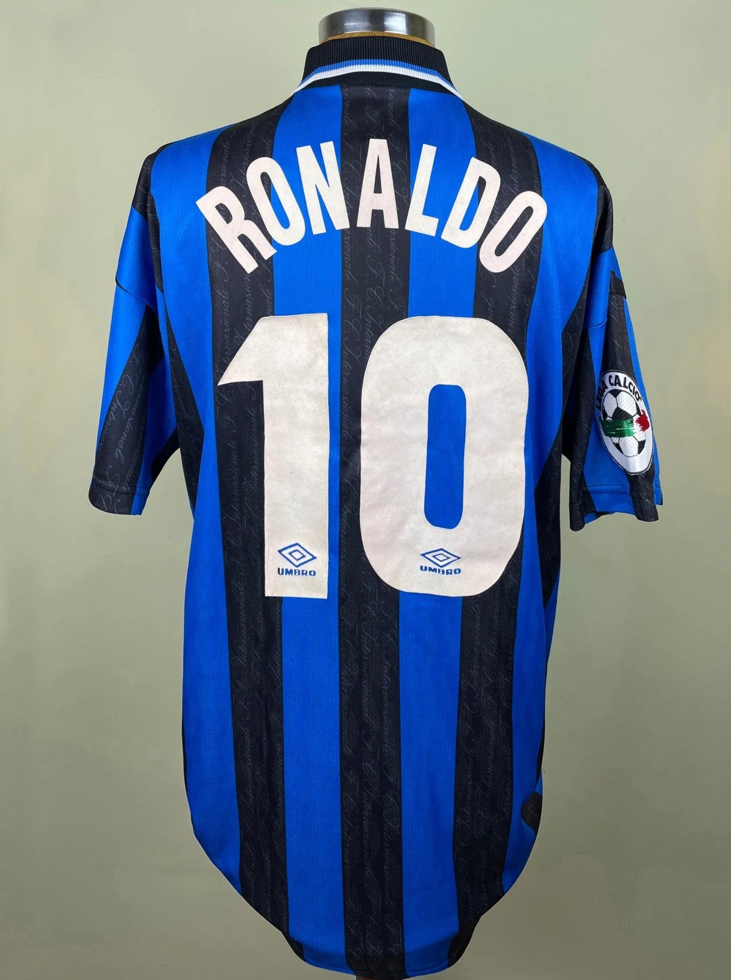 Match Shirt • Club • Inter • 1997 • Umbro • Home • #10 • Ronaldo • vs Juventus
