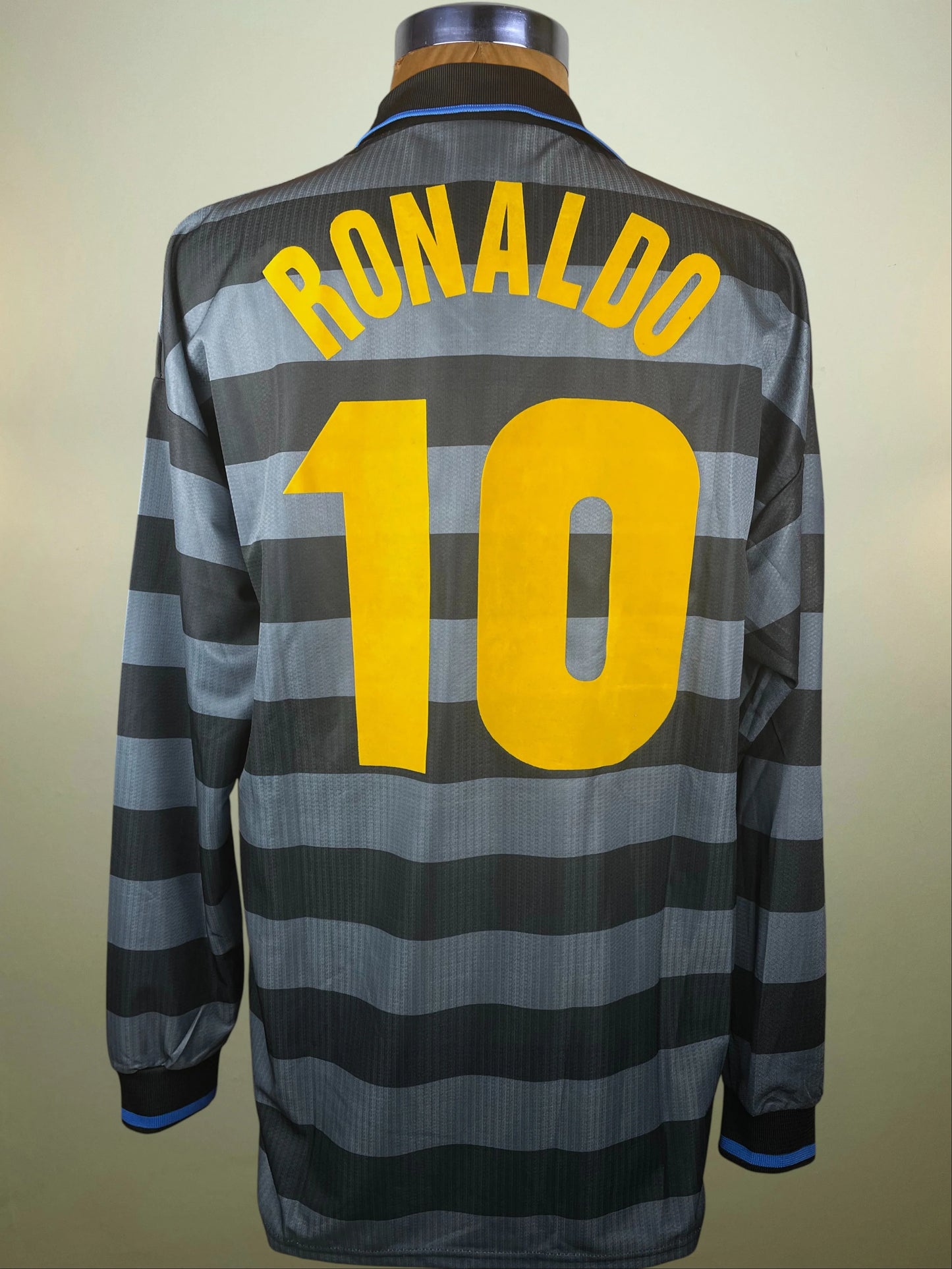 Match Shirt • Club • Inter • 1997 • Umbro • Third • #10 • Ronaldo • UEFA Cup Final • Match Prepared