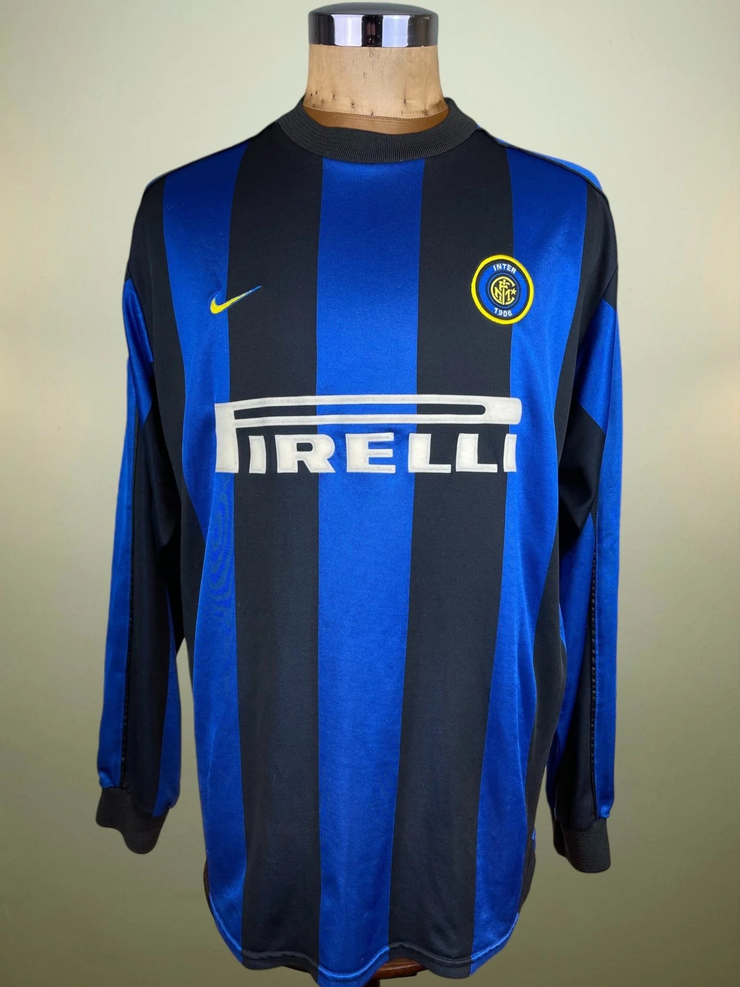 Match Shirt • Club • Inter • 1999 • Nike • Home • #18 • Ivan Zamorano • Match Worn