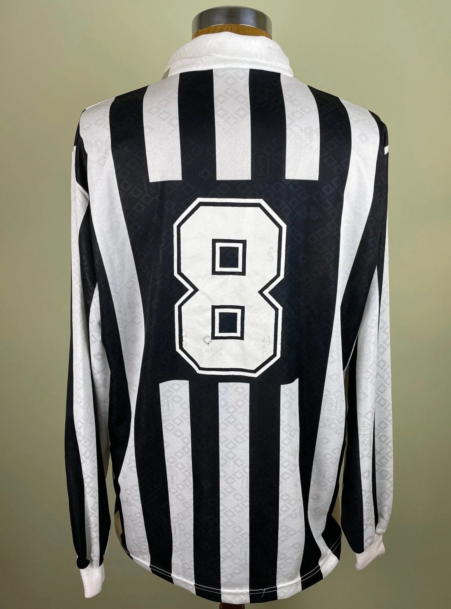 Match Shirt • Club • Juventus • 1993 • Kappa • Home • #8 • Antonio Conte • Match Worn