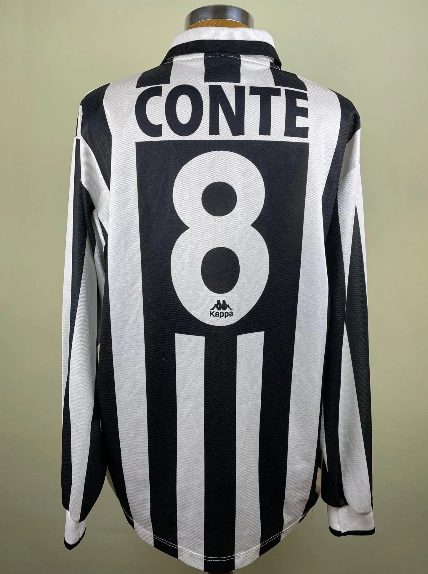 Match Shirt • Club • Juventus • 1995 • Kappa • Home • #8 • Antonio Conte • vs Cagliari