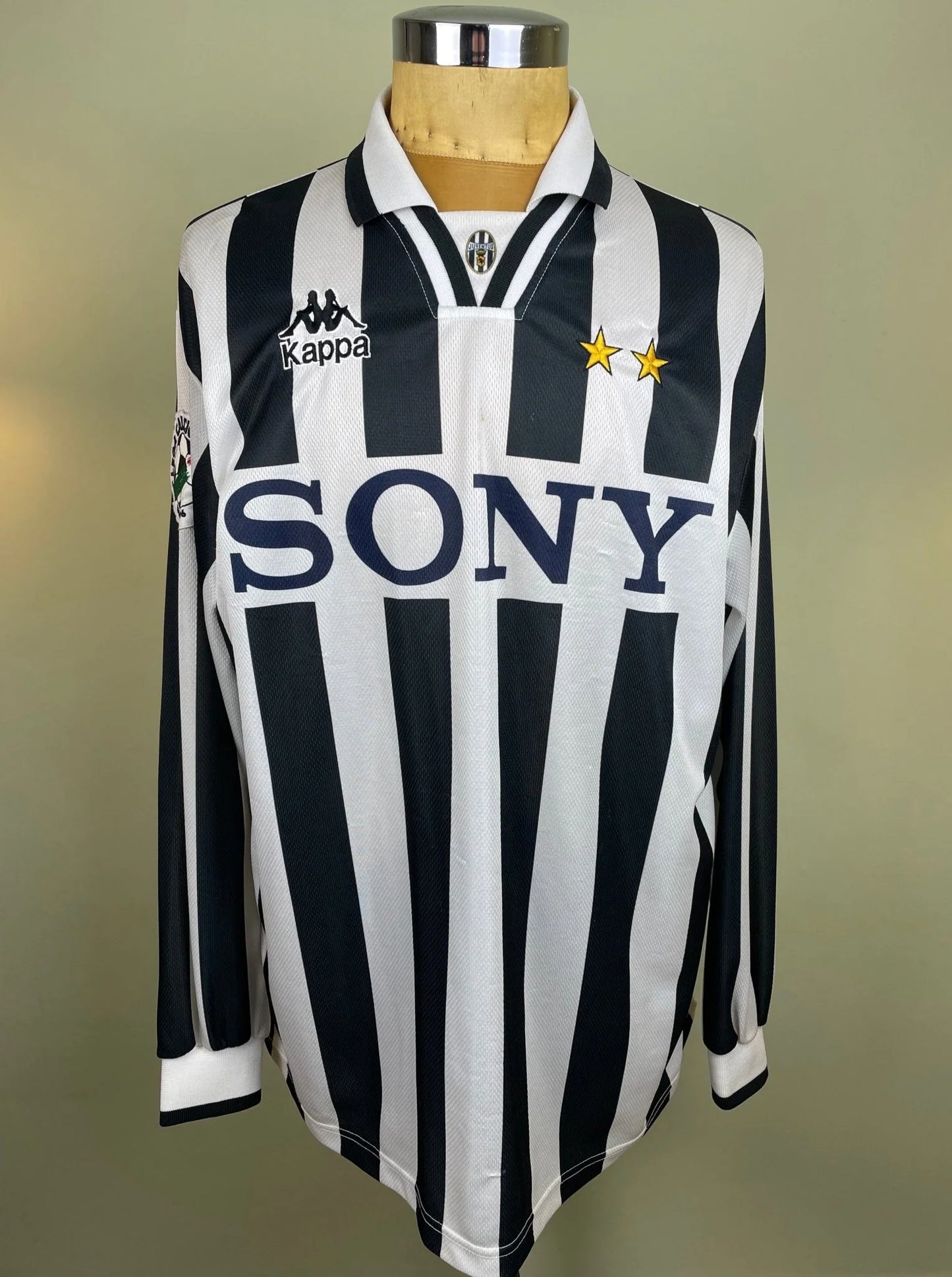 Match Shirt • Club • Juventus • 1996 • Kappa • Home • #20 • Alessio Tacchinardi • Match Worn