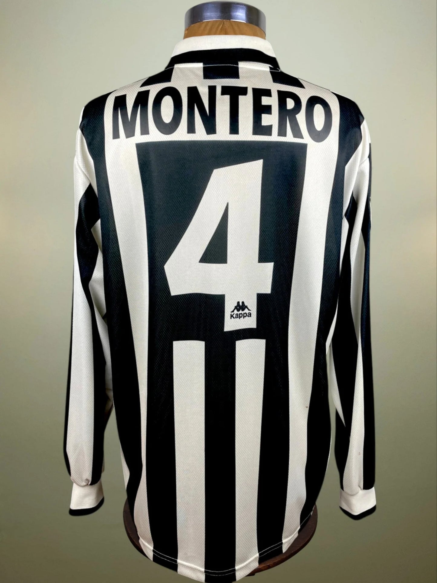 Match Shirt • Club • Juventus • 1996 • Kappa • Home • #4 • Paolo Montero • Match Worn