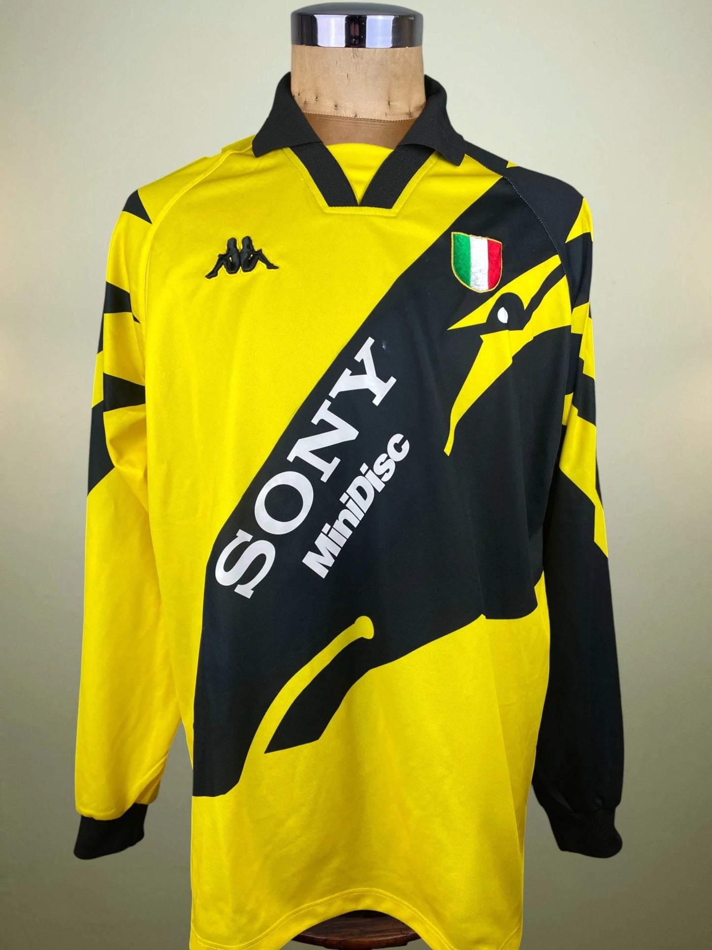 Match Shirt • Club • Juventus • 1996 • Kappa • Keeper • #1 • Angelo Peruzzi • Champions League • Match Worn