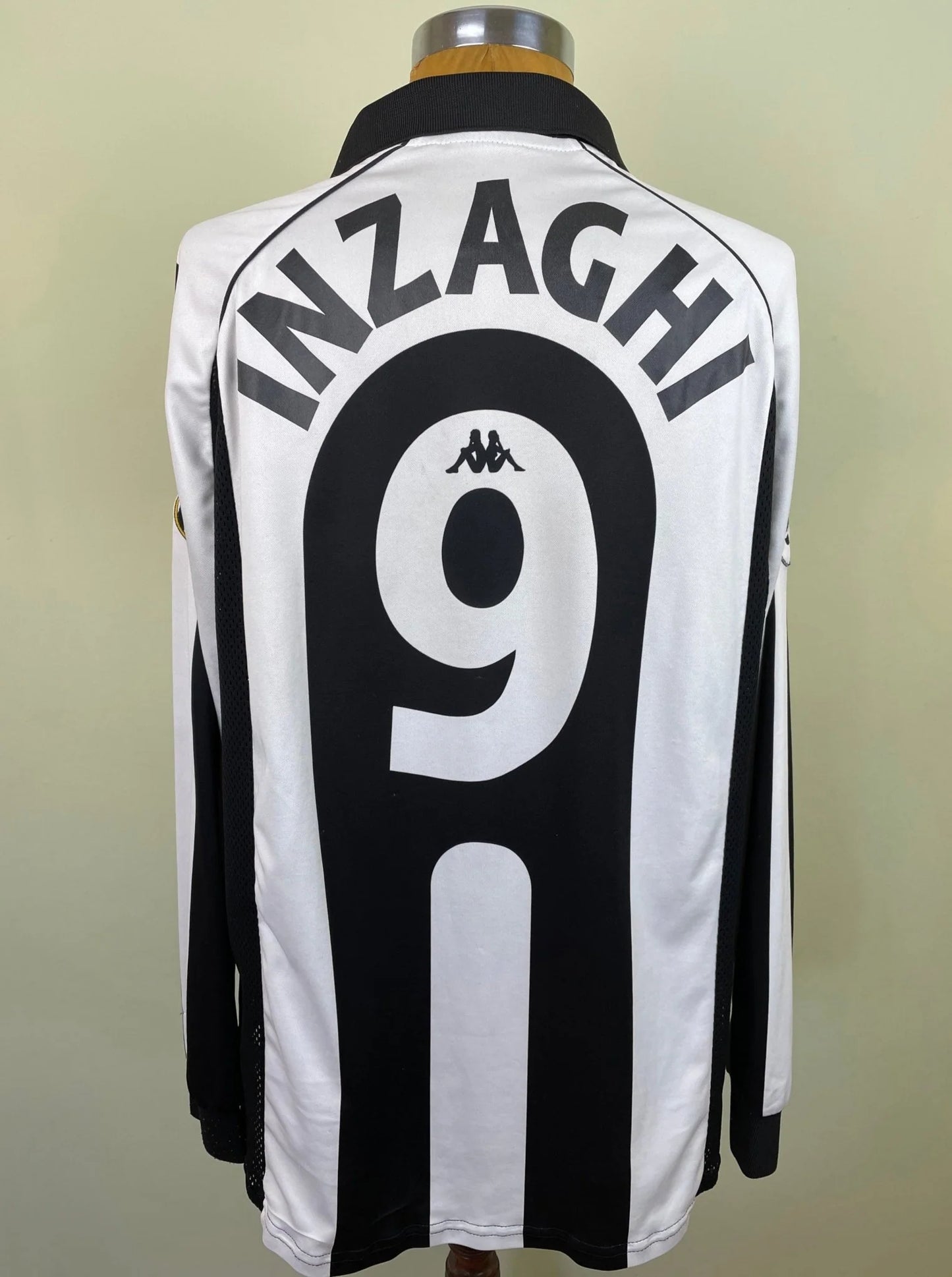 Match Shirt • Club • Juventus • 1997 • Kappa • Home • #9 • Filippo Inzaghi • vs Bari