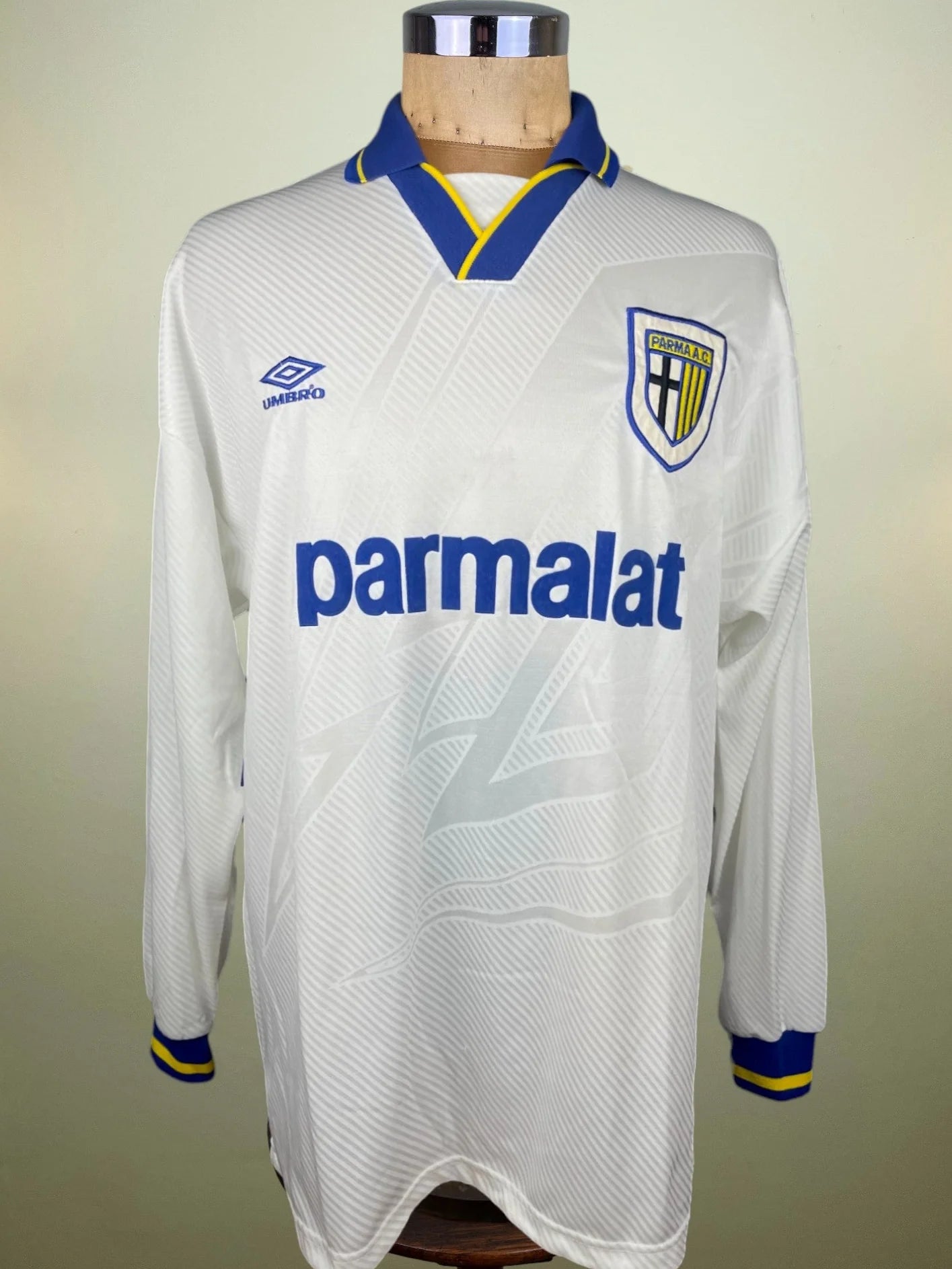 Match Shirt • Club • Parma • 1994 • Umbro • Home • #6 • Fernando Couto • Match Worn