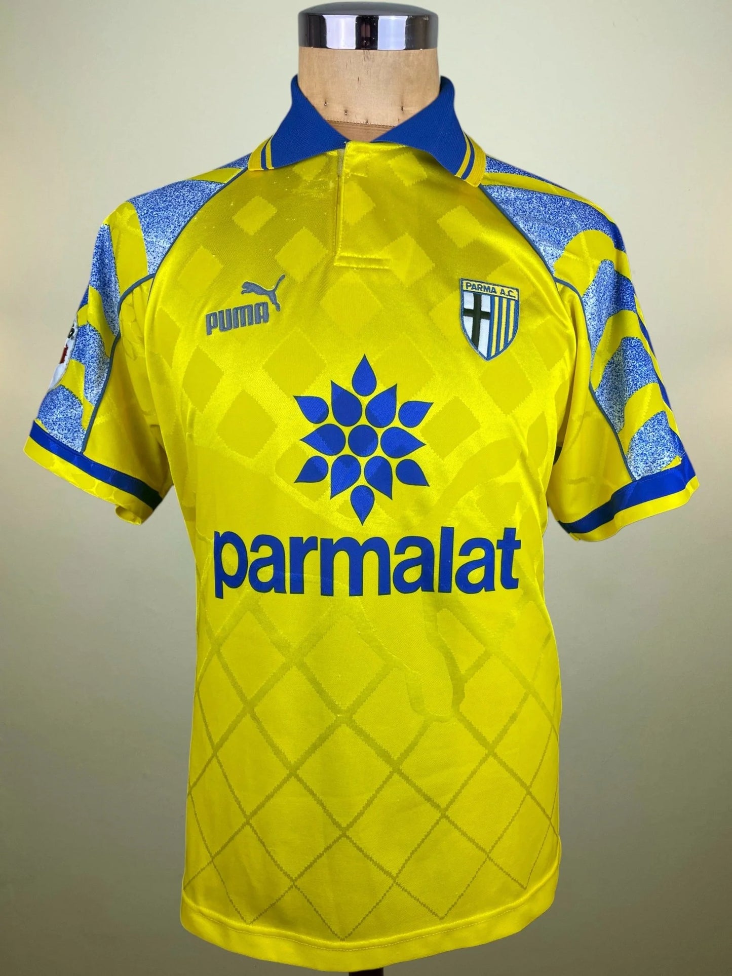 Match Shirt • Club • Parma • 1996 • Puma • Away • #10 • Gianfranco Zola • Match Prepared