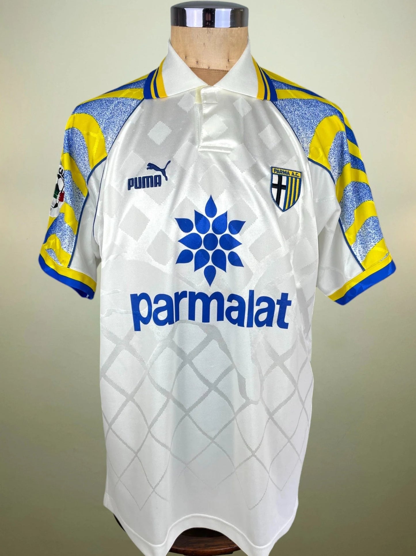 Match Shirt • Club • Parma • 1996 • Puma • Home • #11 • Hernan Crespo • Match Worn • Signed