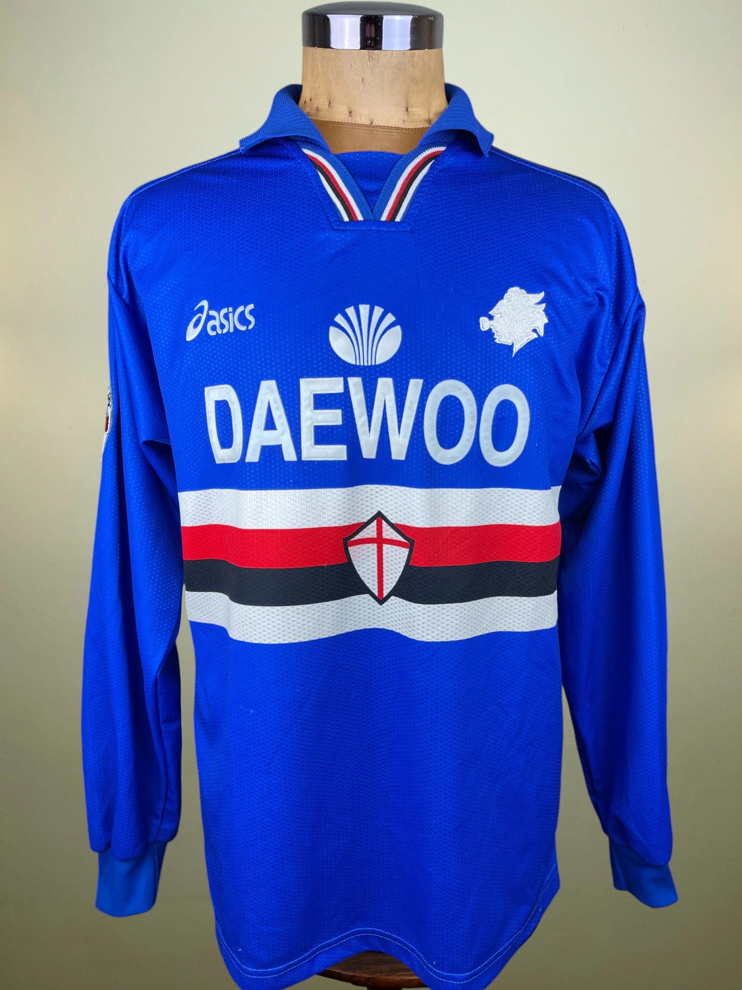 Match Shirt • Club • Sampdoria • 1997 • Asics • Home • #29 • Giuseppe Signori • Match Worn
