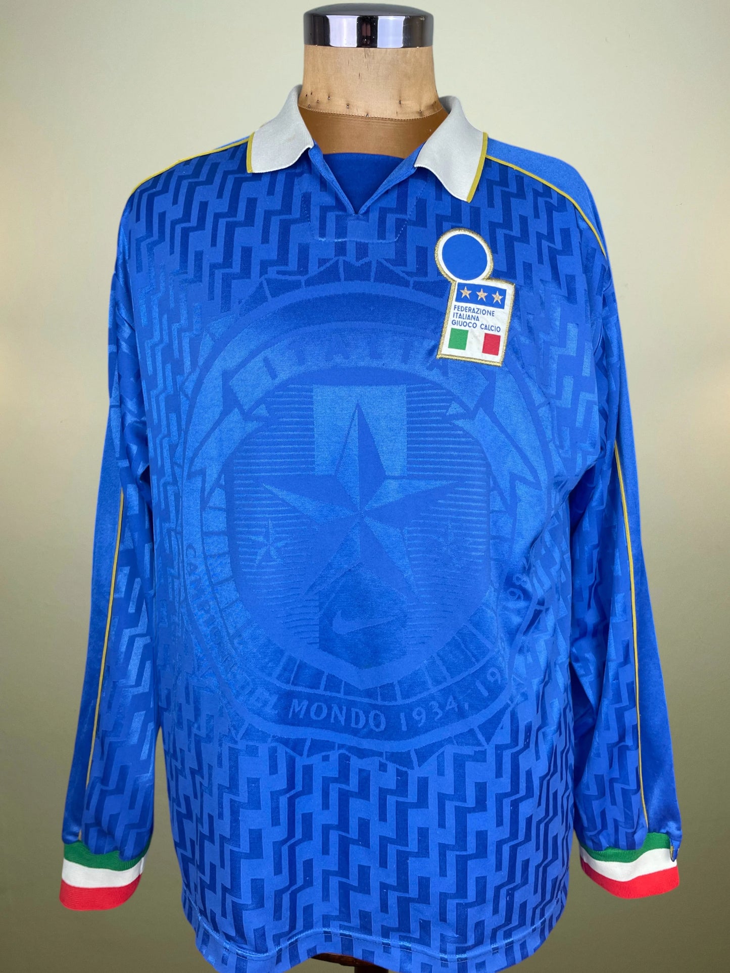 Match Shirt • National • Italia • 1995 • Nike • Home • #03 • Paolo Maldini • Euro 96 Qualifiers