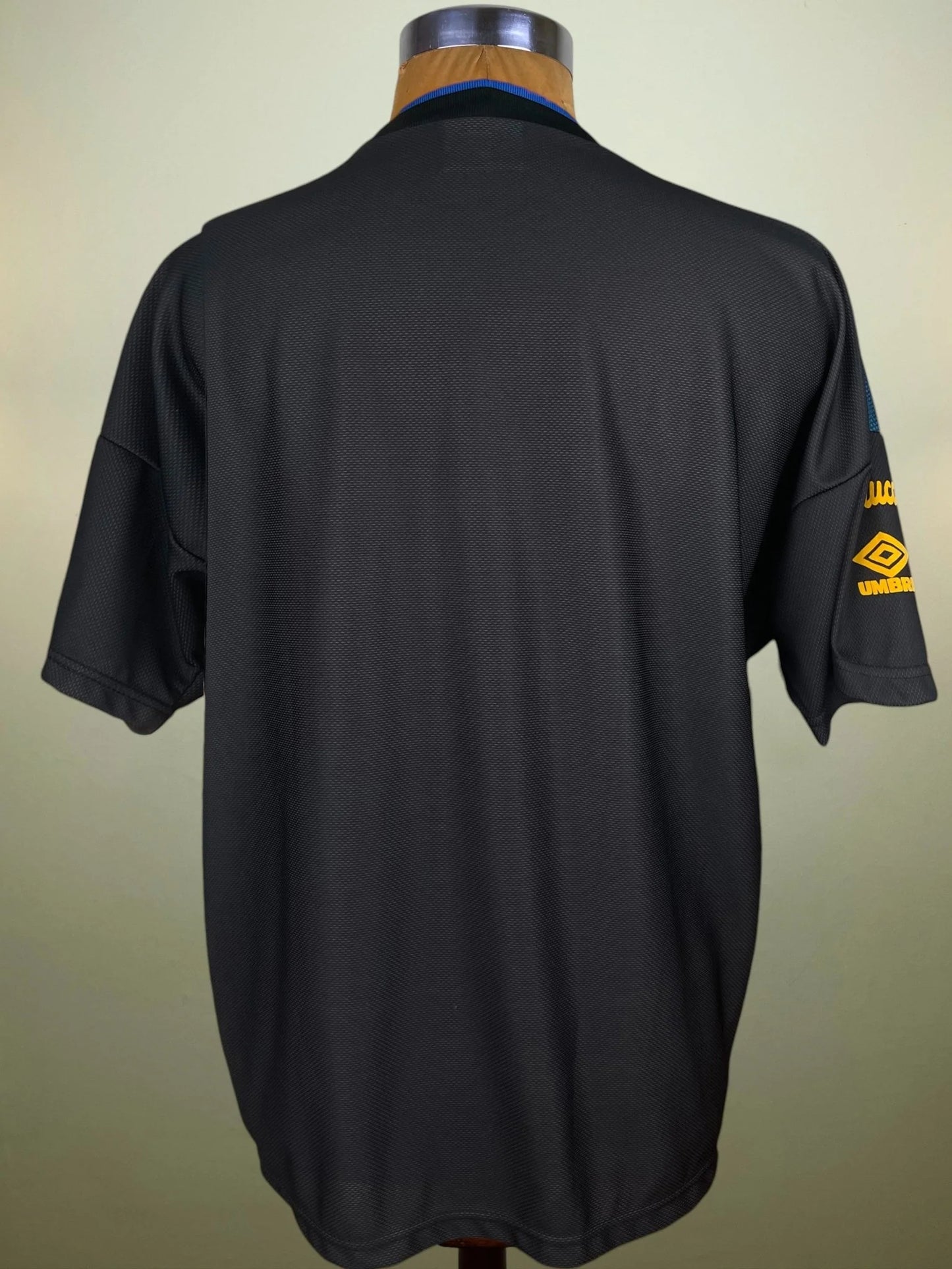 Player Issue Training • Inter • 1994 • Umbro Top • Size M