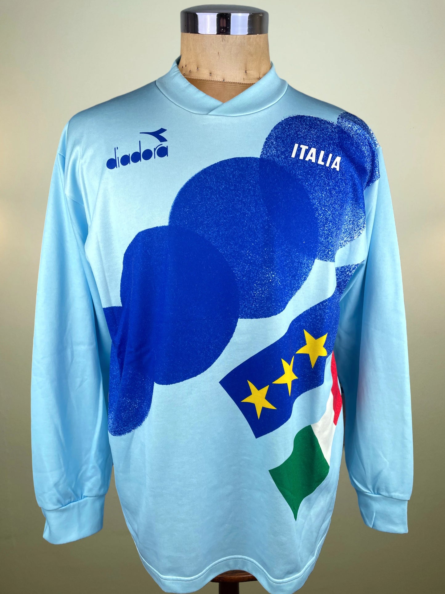 Player Issue Training • Italia • 1992 • Diadora • #8 • Training Top • Size L