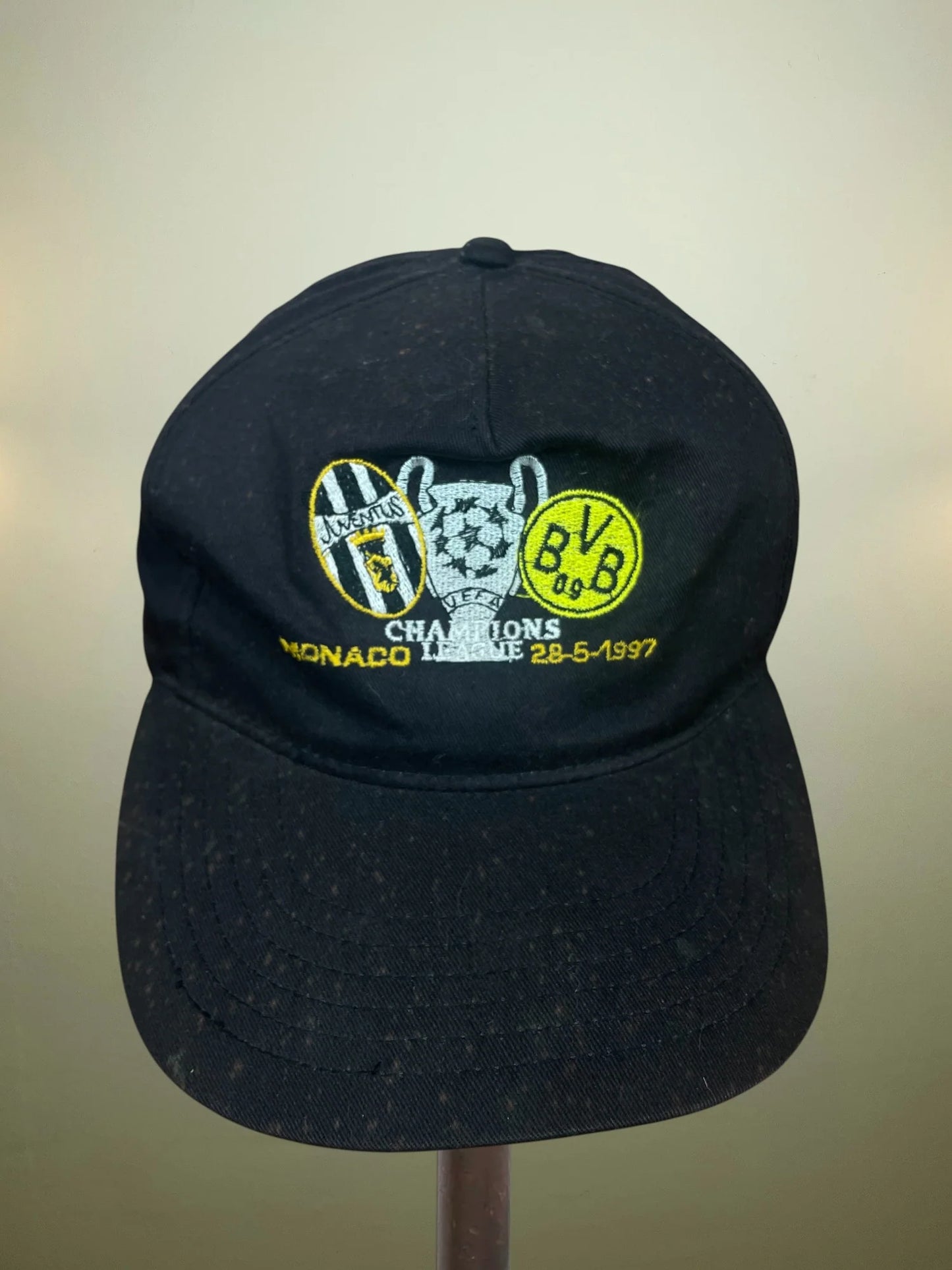 Store Memorabilia • Hat • Juventus • 1996 • Bootleg Champions League Finalist Munich Baseball Cap