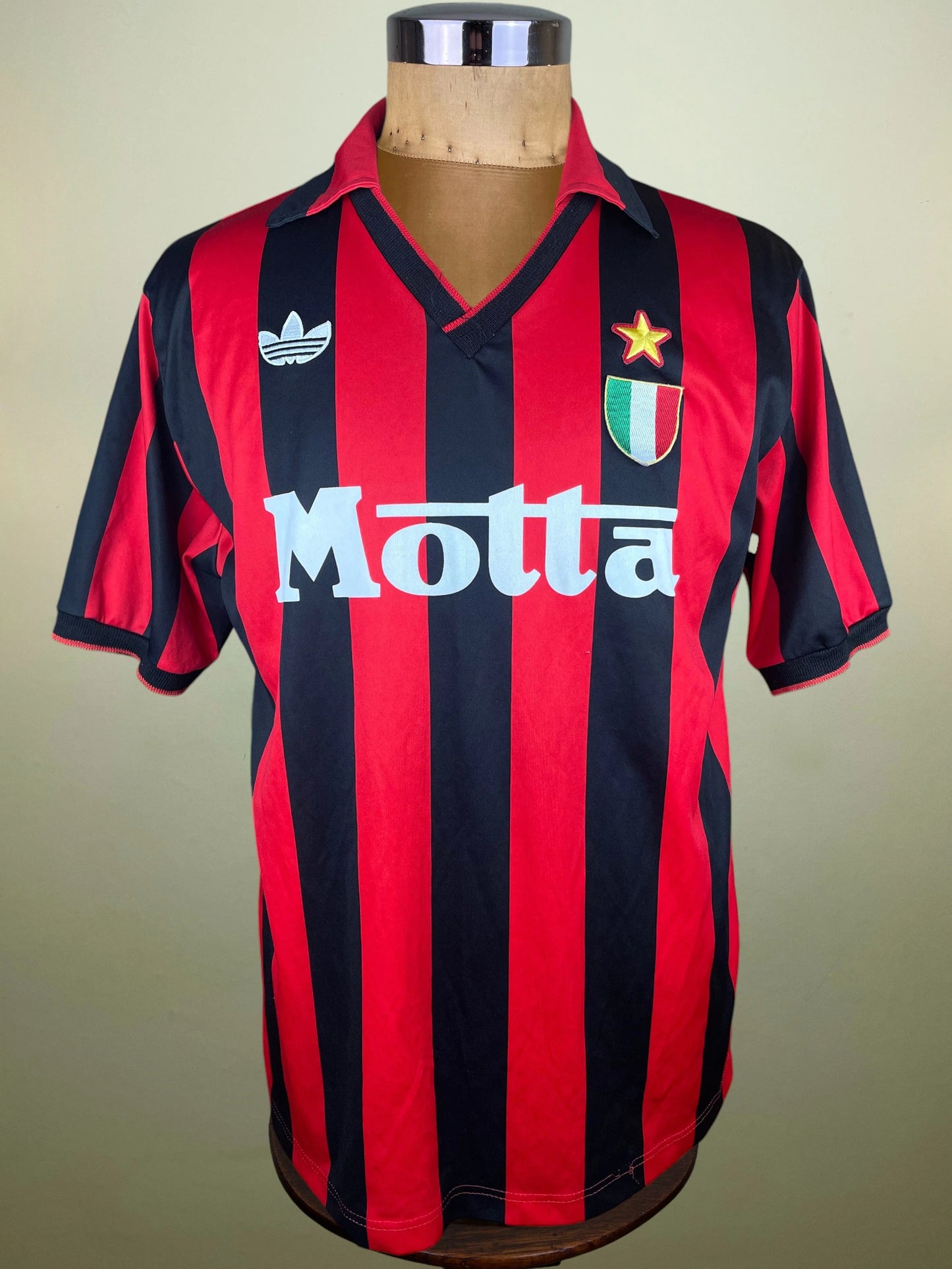 Store Shirt • AC Milan • 1992 • Adidas • Home • Size M