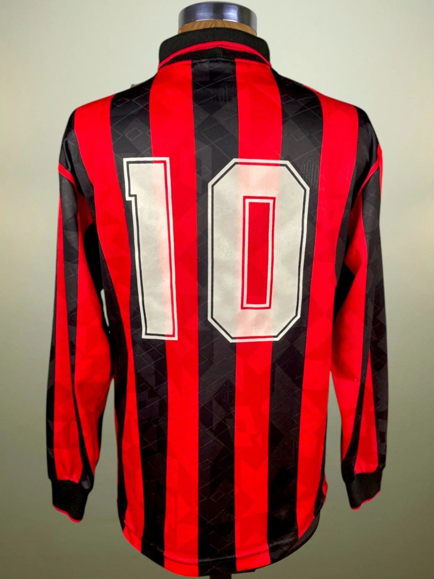 Store Shirt • AC Milan • 1993 • Lotto • Home • #8 • Gianluigi Lentini • Size L