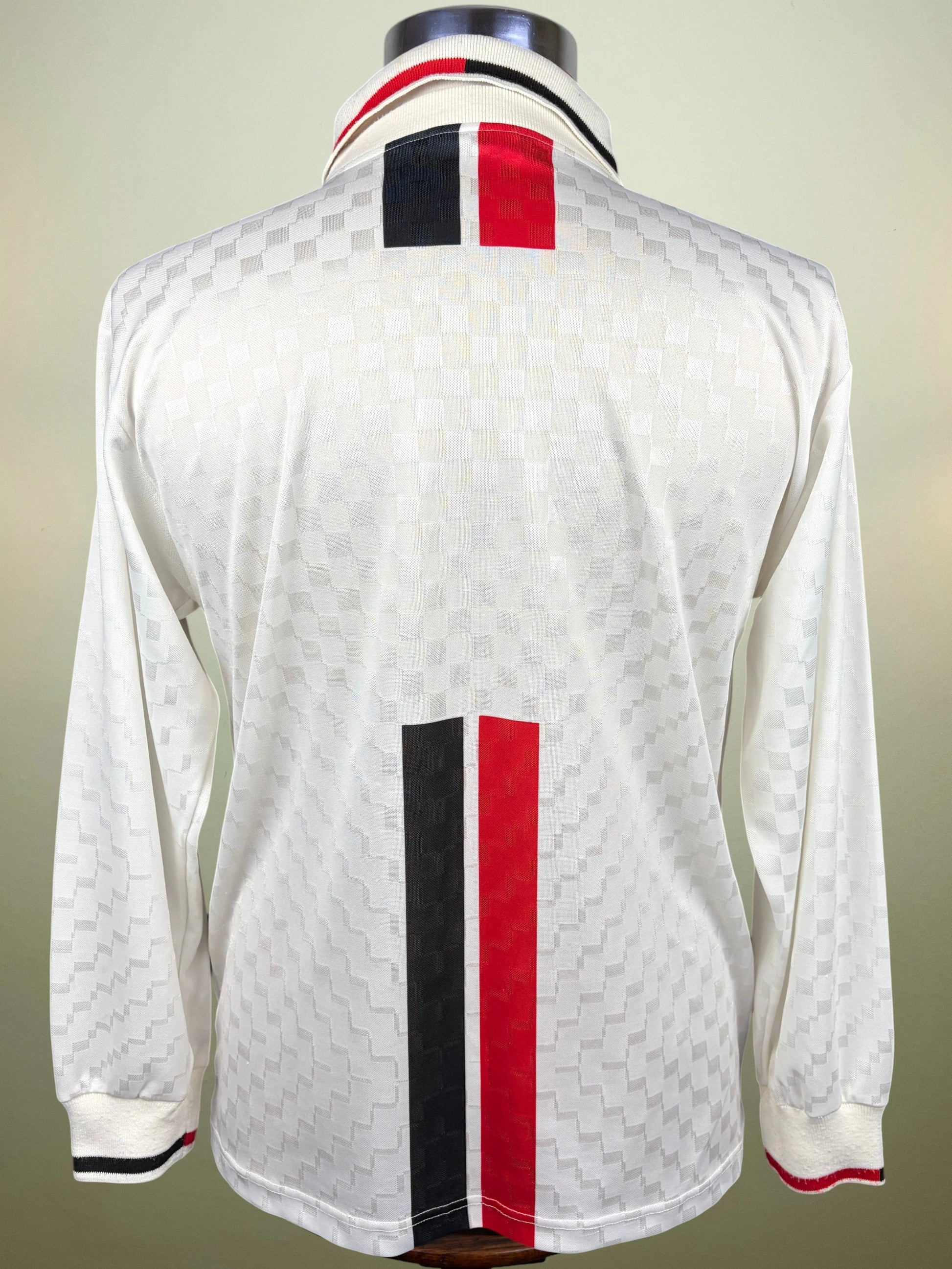  featuring a white textured pattern