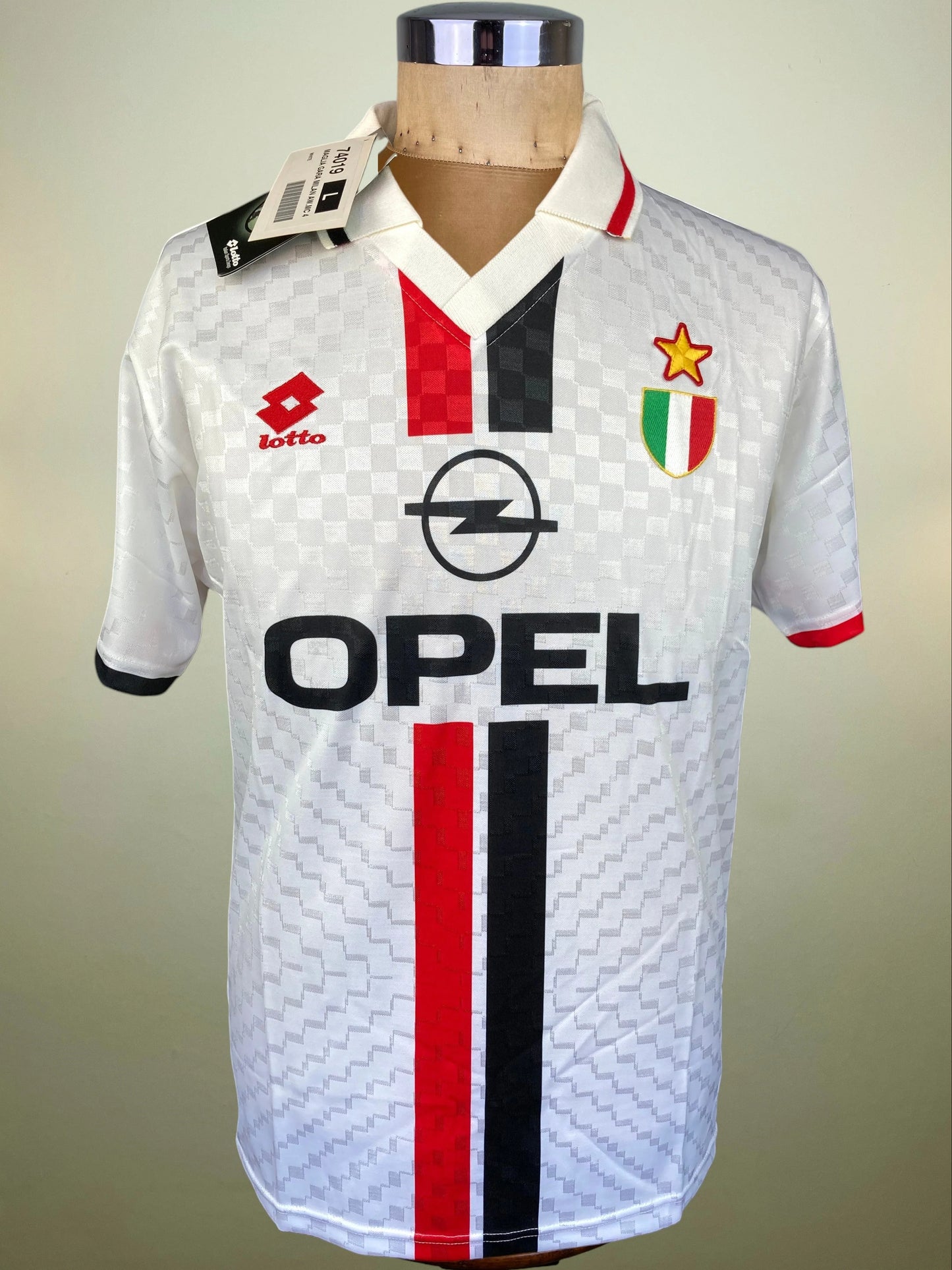  featuring 'ALBERTINI' and the number 4 in red with black outlines
