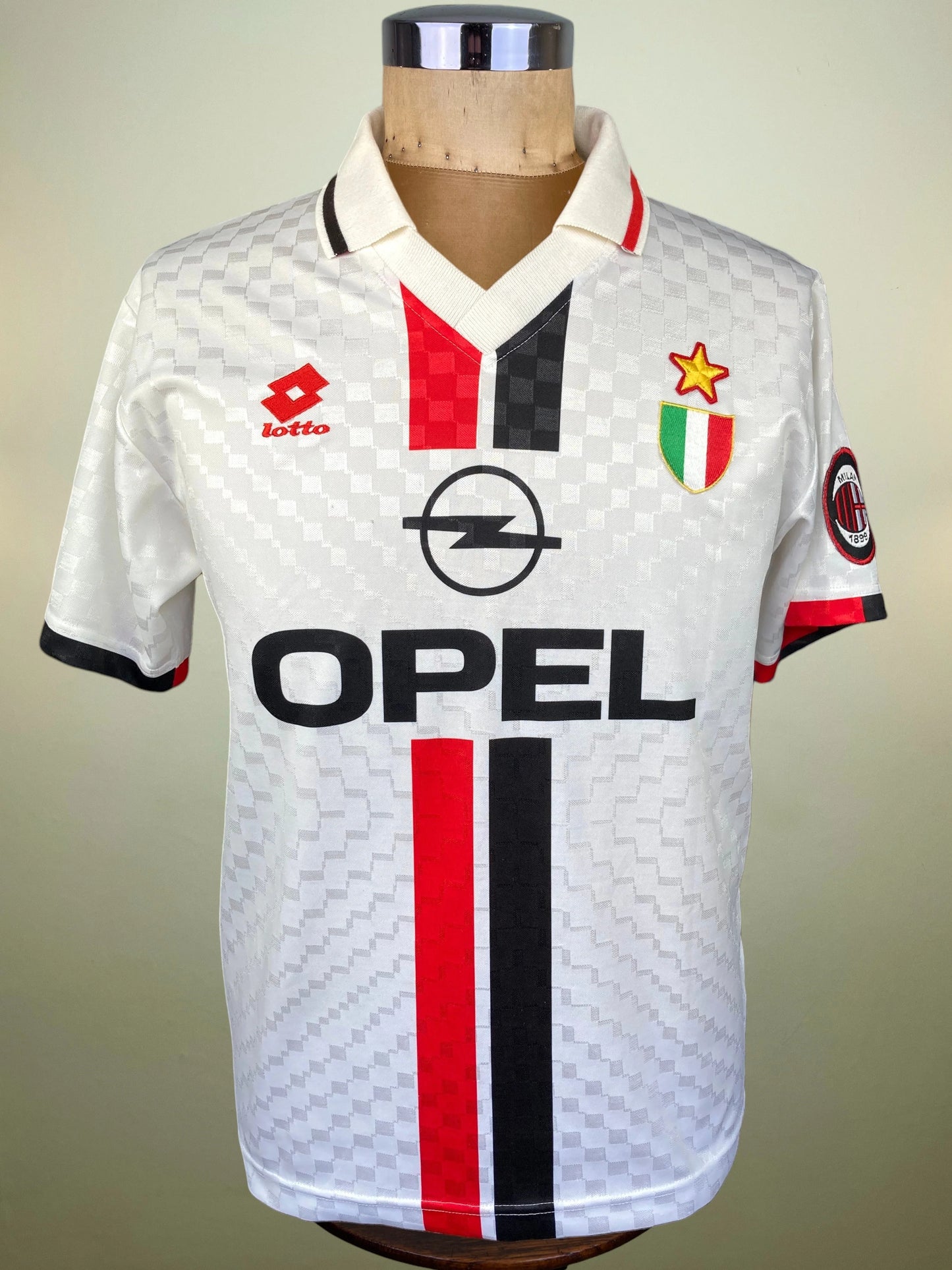  featuring 'BAGGIO' and the number '18' in red with black outlines