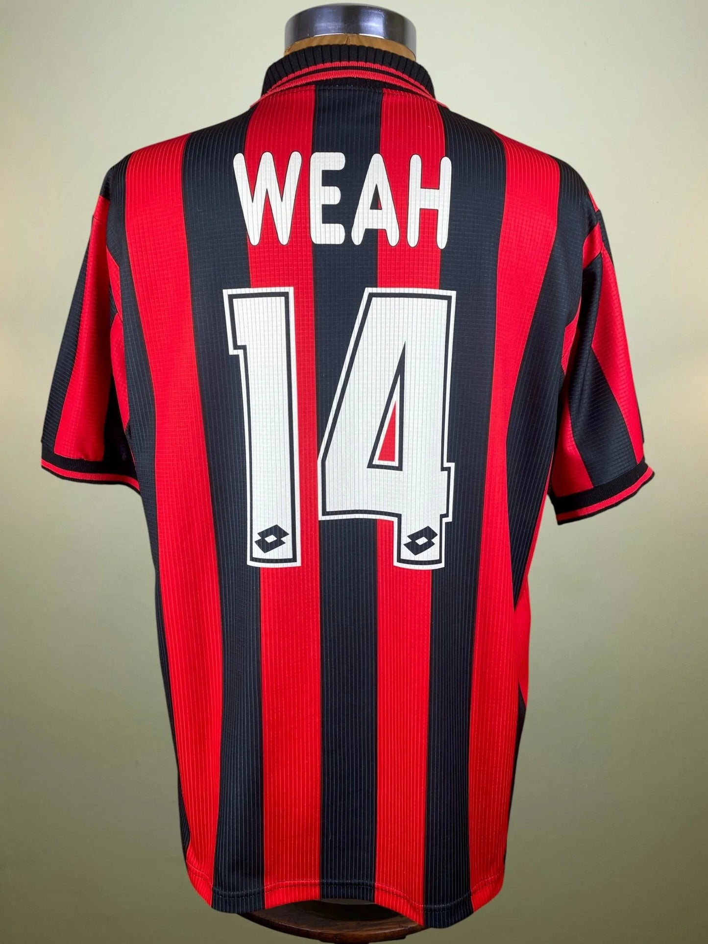 Store Shirt • AC Milan • 1997 • Lotto • Home • George Weah • Size XL