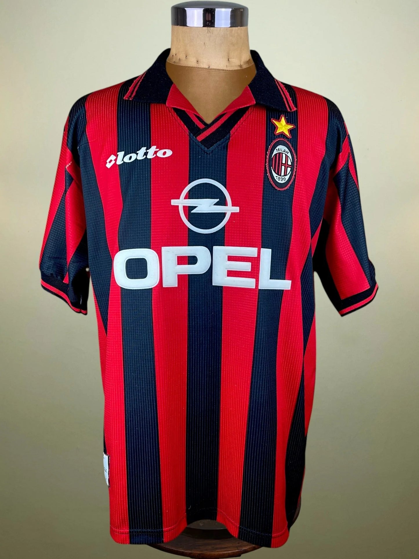 Store Shirt • AC Milan • 1997 • Lotto • Home • George Weah • Size XL