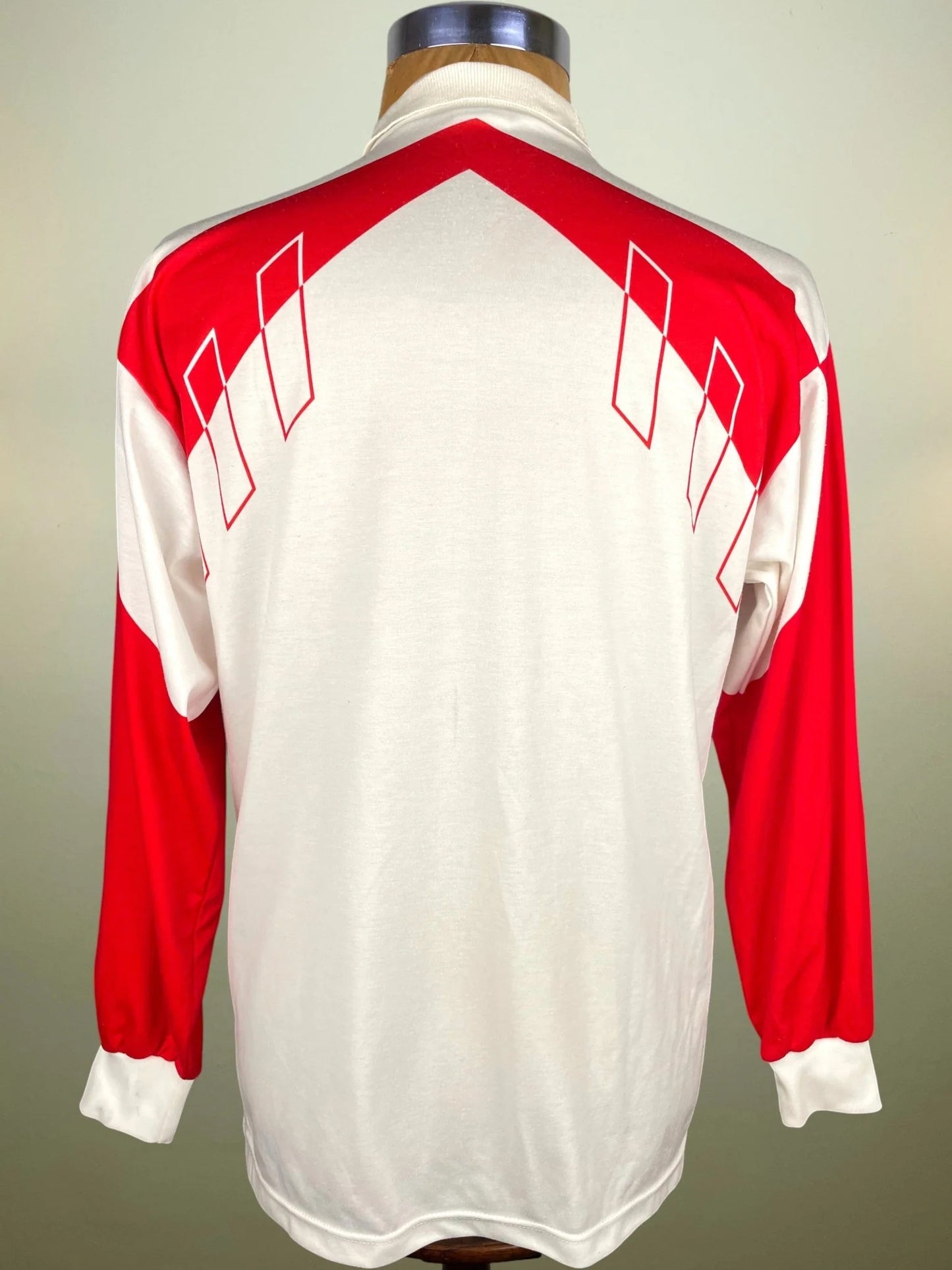 Store Shirt • Bari • 1984 • Adidas • Home • Size M