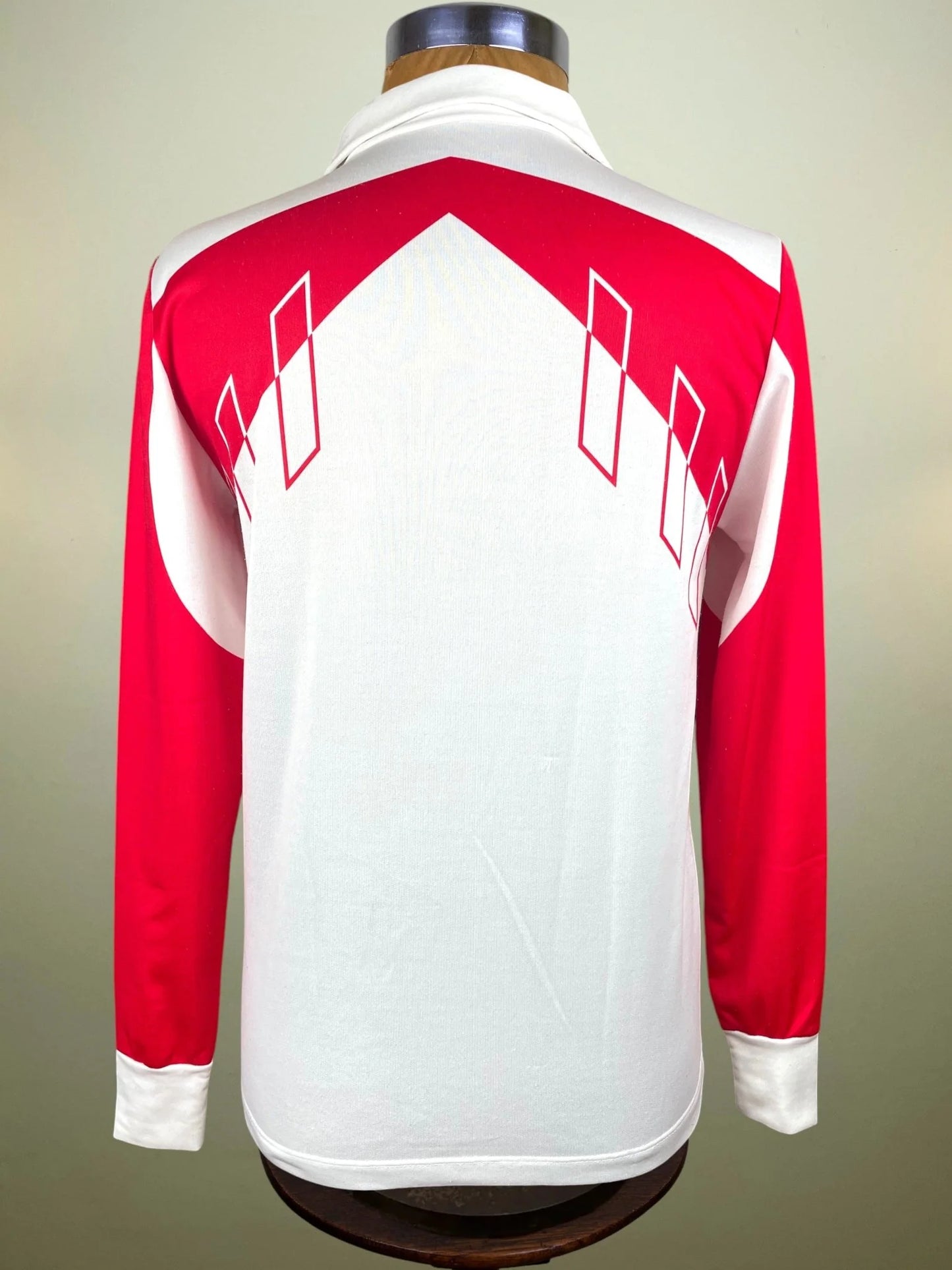 Store Shirt • Bari • 1984 • Adidas • Home • Size M