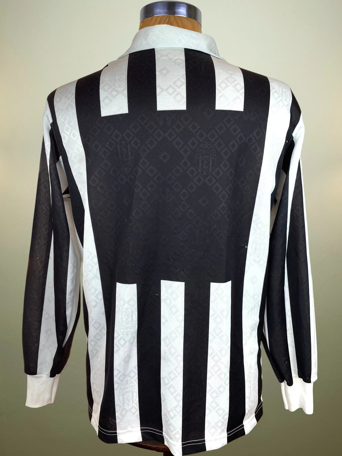 Store Shirt • Juventus • 1989 • Kappa • Home • Size XL • Signed by Roberto Baggio