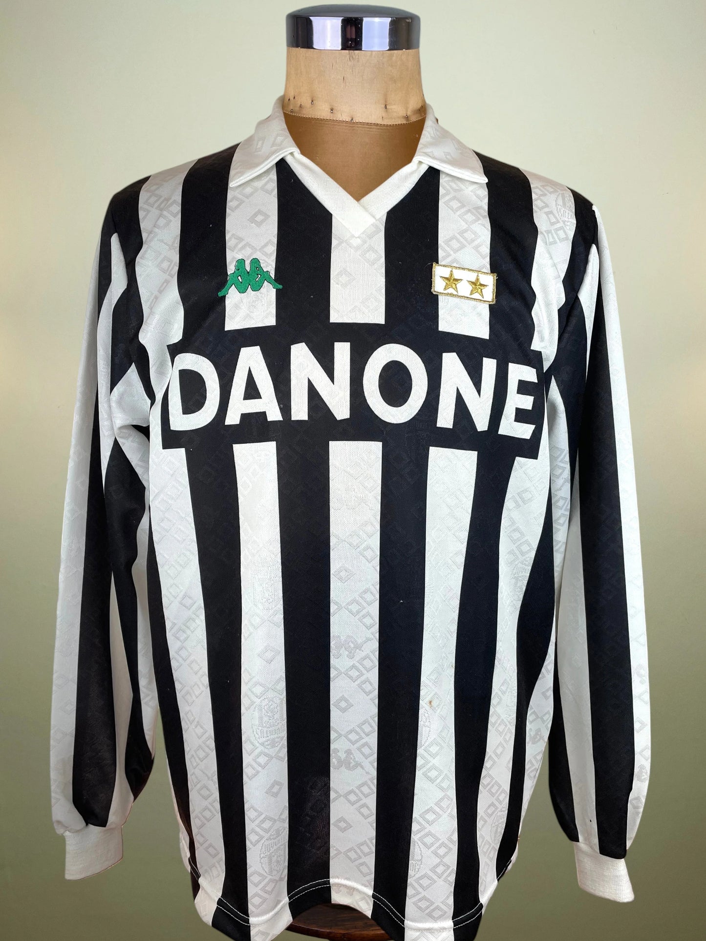 Store Shirt • Juventus • 1993 • Kappa • Home • #10 • Size L • Signed by Baggio, Vialli and Trapattoni