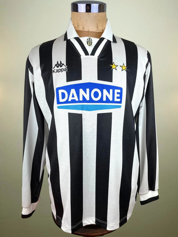 Store Shirt • Juventus • 1994 • Kappa • Home • Size M