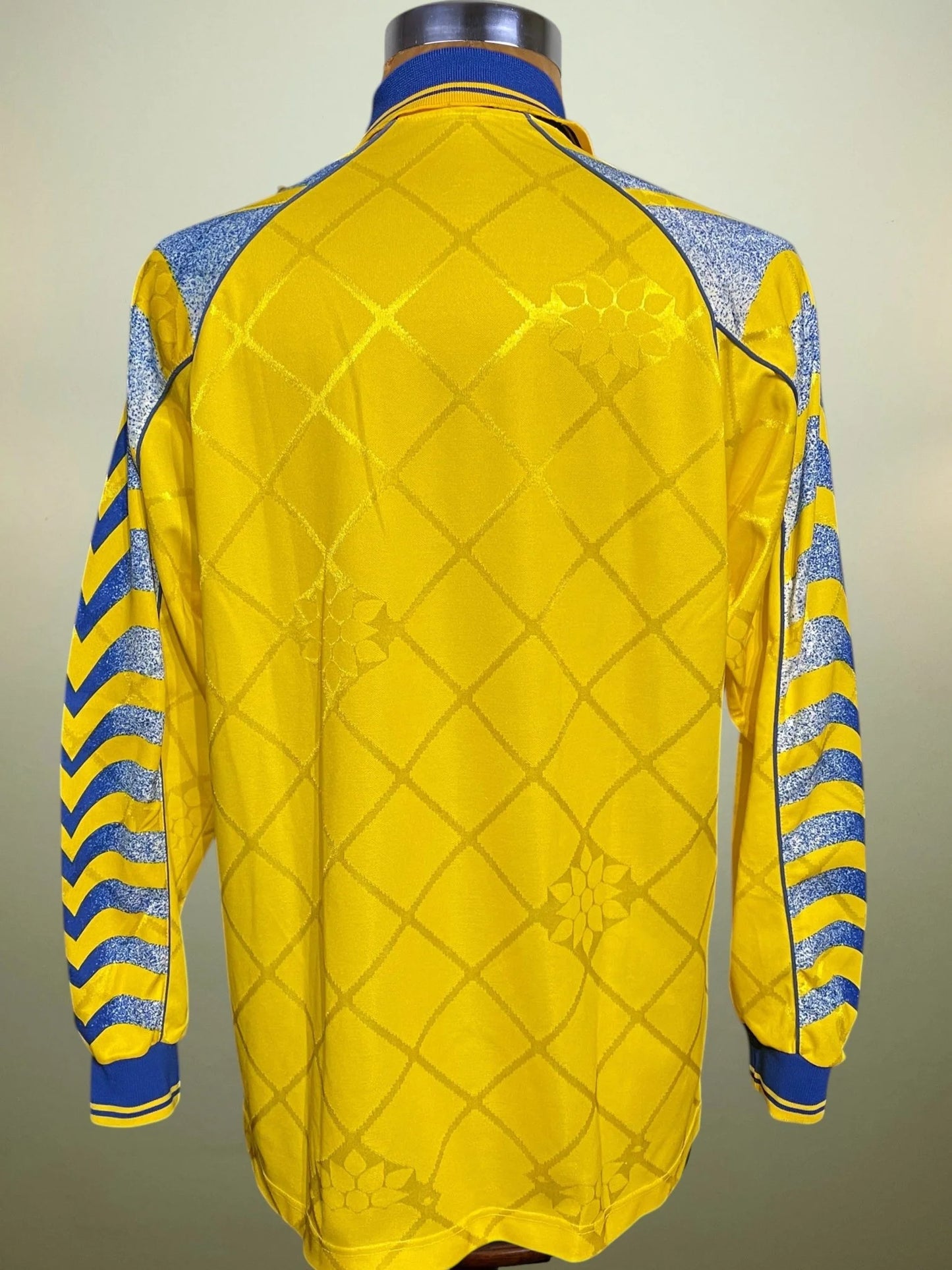 Store Shirt • Parma • 1995 • Puma • Away • Size XL • With Shorts