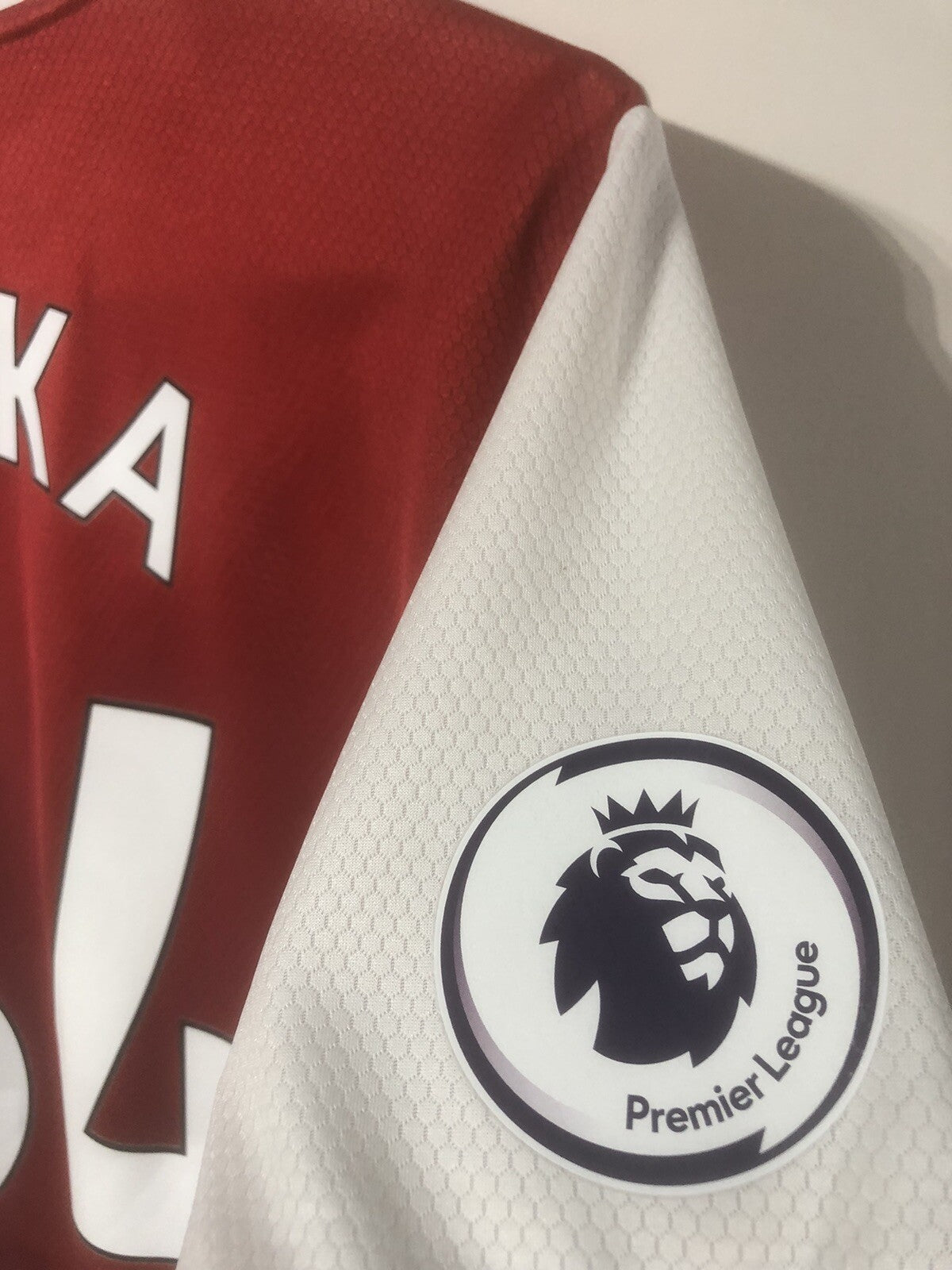 Arsenal Xhaka #34 2019/20 Medium Home Shirt Excellent Condition EH5637