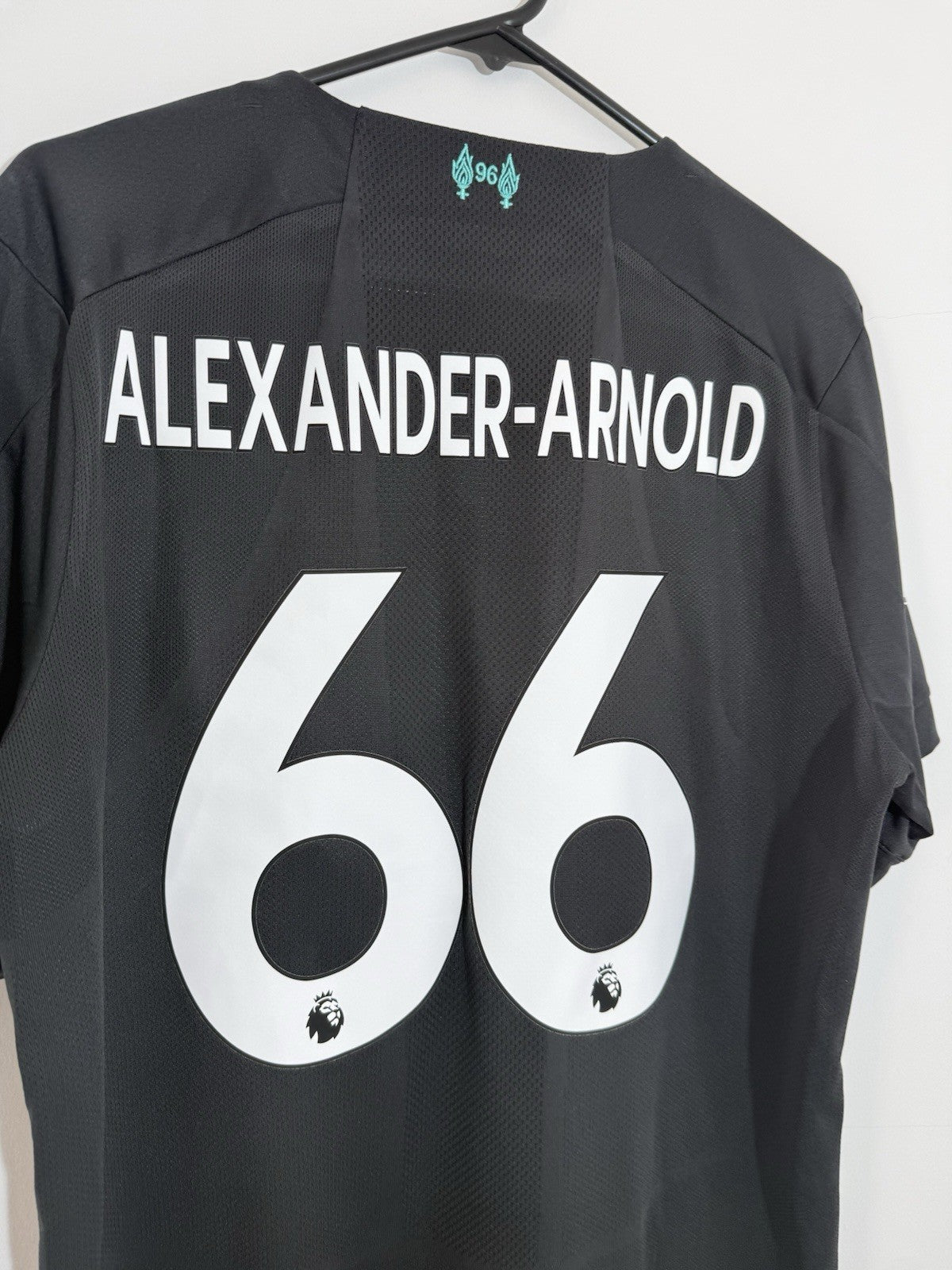 Liverpool Alexander-Arnold #66 2019/20 Large 3rd Excellent Condition MT930023
