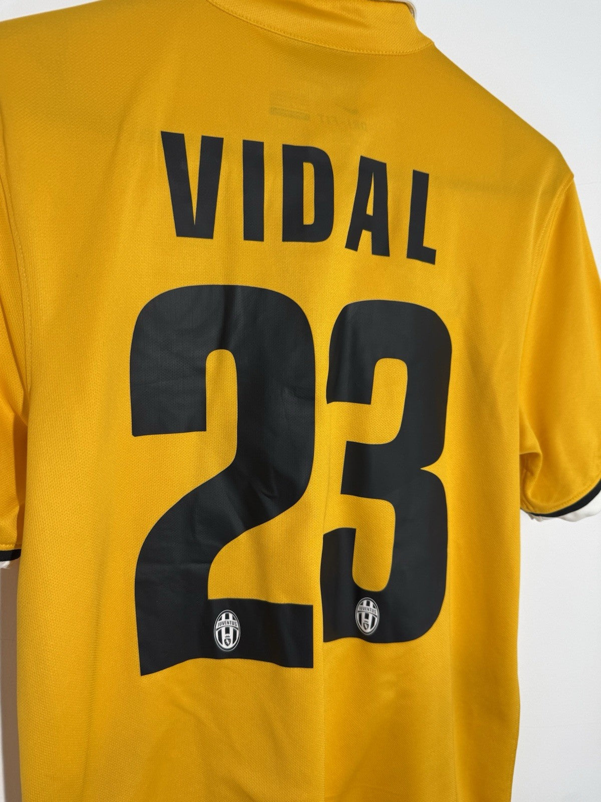 Juventus Vidal #23 2013/14 Small Away Shirt Nike Excellent Condition 533057-717