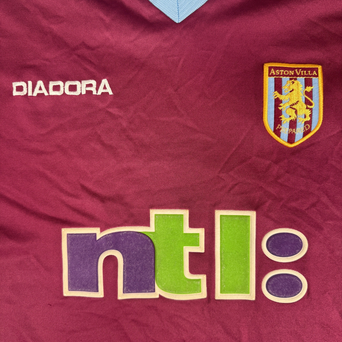 Aston Villa 2001/2002 Home Football Shirt Medium