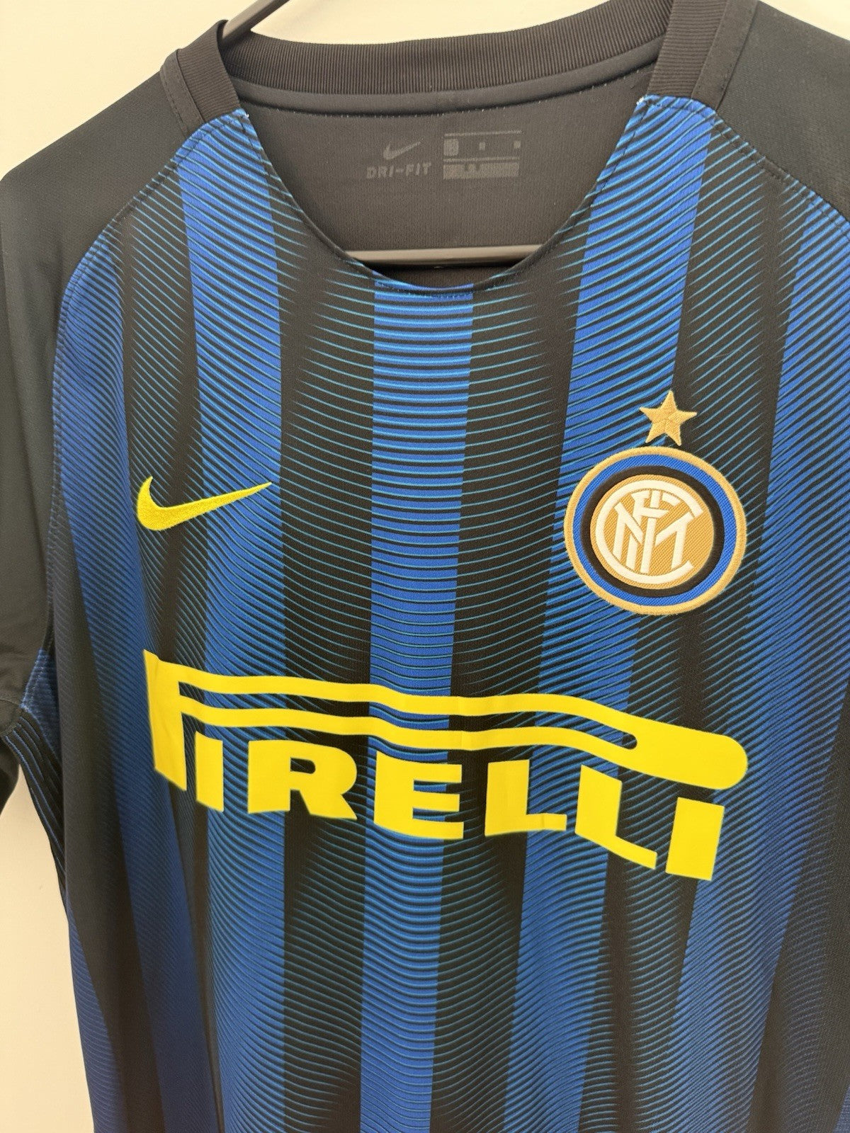 Inter Milan Candreva #87 2016/17 Home Medium Excellent Condition 776891-011