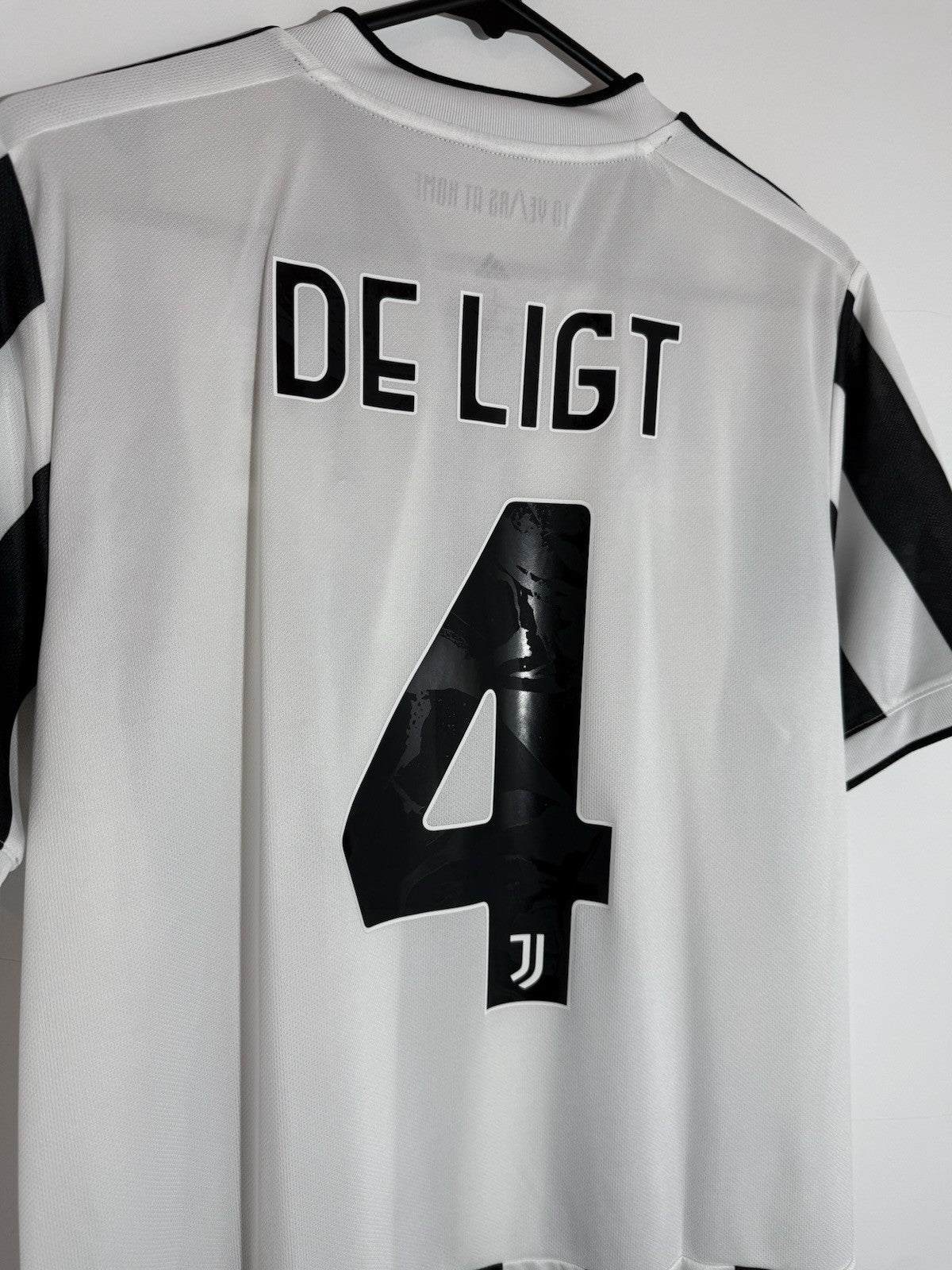 Juventus De Ligt #4 2021/22 Large Home Shirt Adidas BNWT GS1442