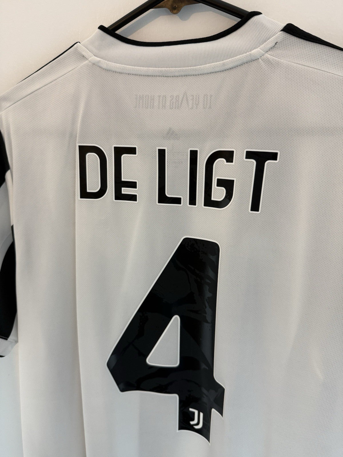 Juventus De Ligt #4 2021/22 Large Home Shirt Adidas BNWT GS1442