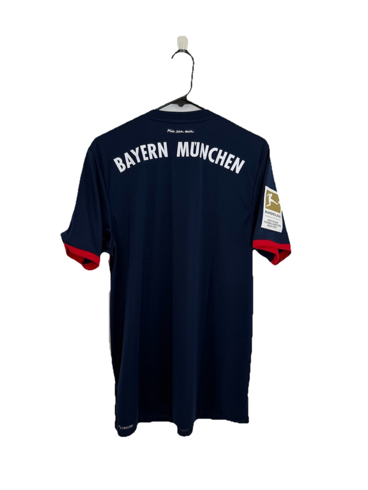 Bayern Munich 2017/18 Medium Away Shirt Adidas Excellent Condition AZ7937