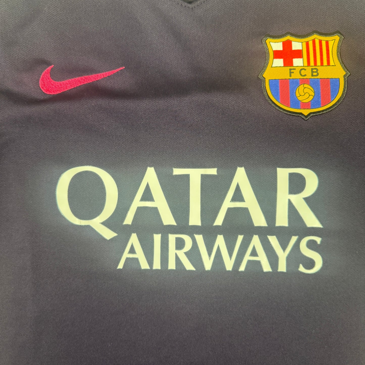 Barcelona 2016/2017 Away Football Shirt Small