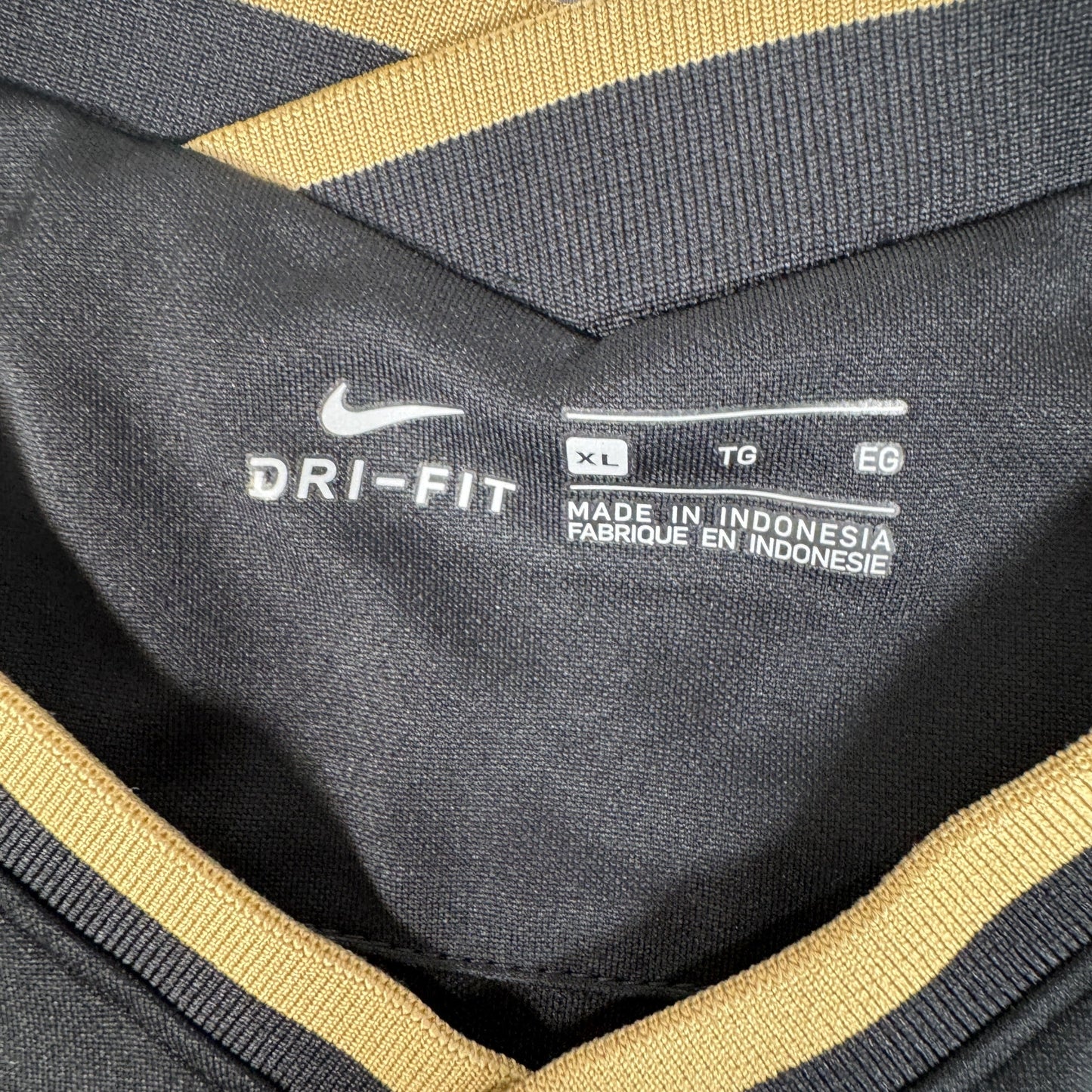 Barcelona 2020/2021 Away Football Shirt XL