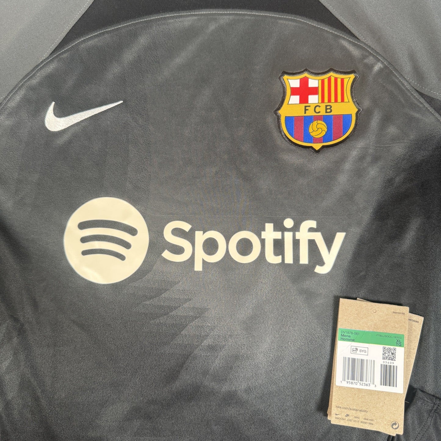 Barcelona 2022/2023 Goalkeeper Long Sleeve Football Shirt XL BNWT