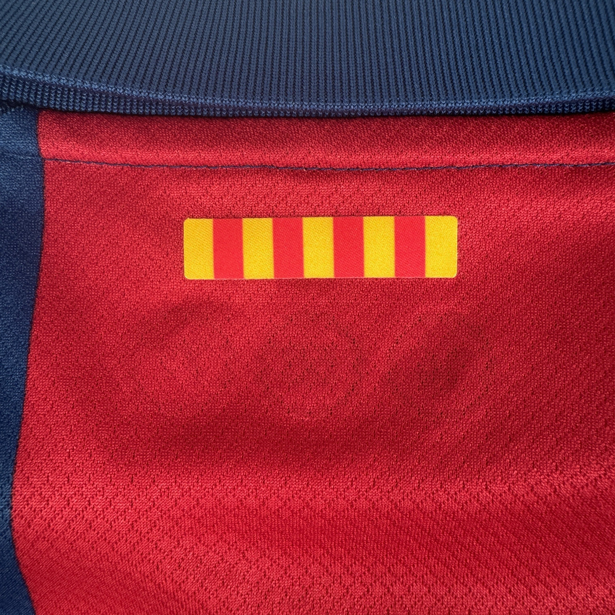 Barcelona 2025/2026 Fourth Football Shirt Medium BNWT