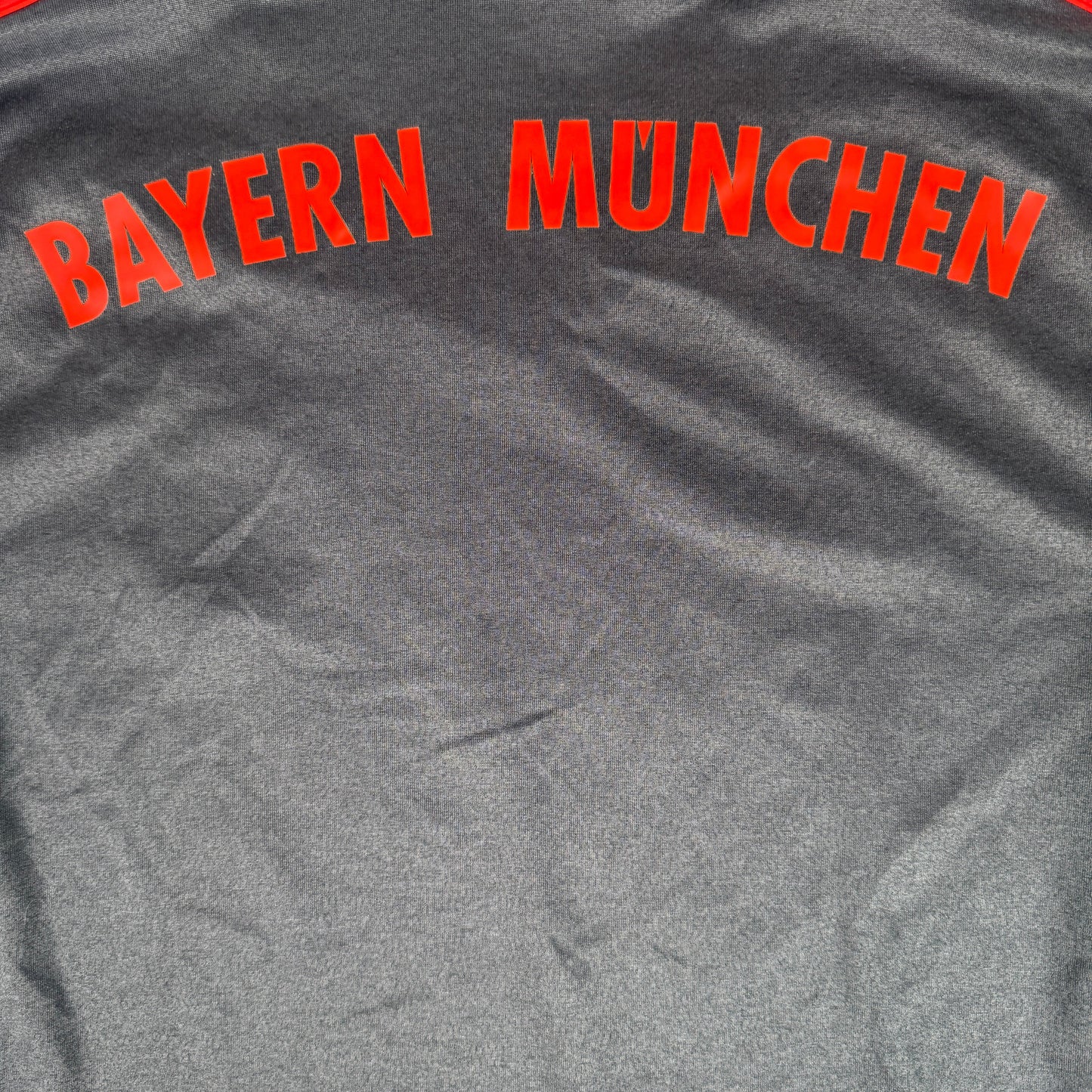 Bayern Munich 2016/2017 Away Football Shirt Large
