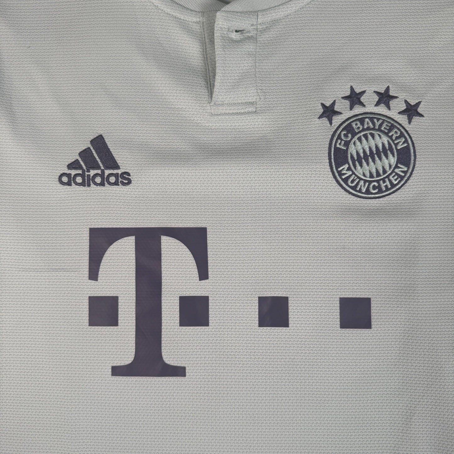 Bayern Munich 2018/2019 Away Football Shirt Medium