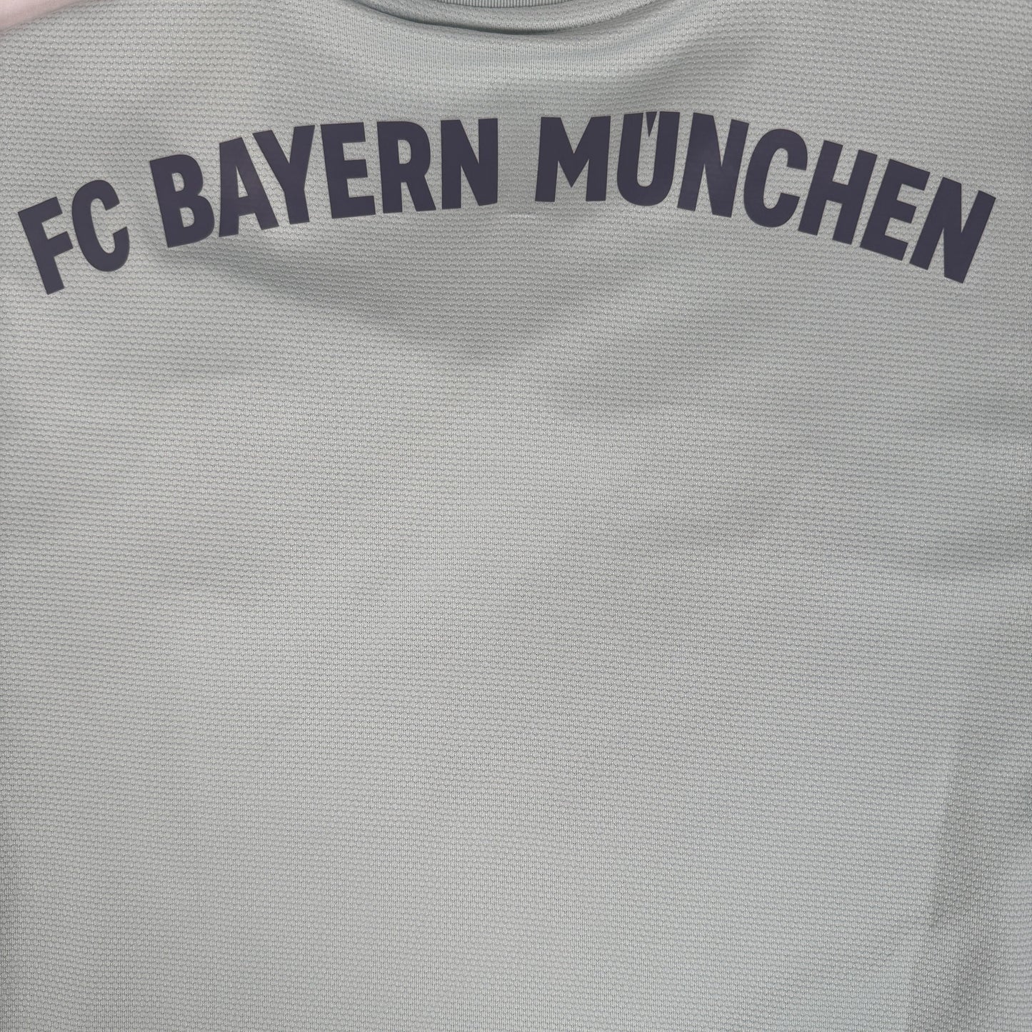 Bayern Munich 2018/2019 Away Football Shirt Medium