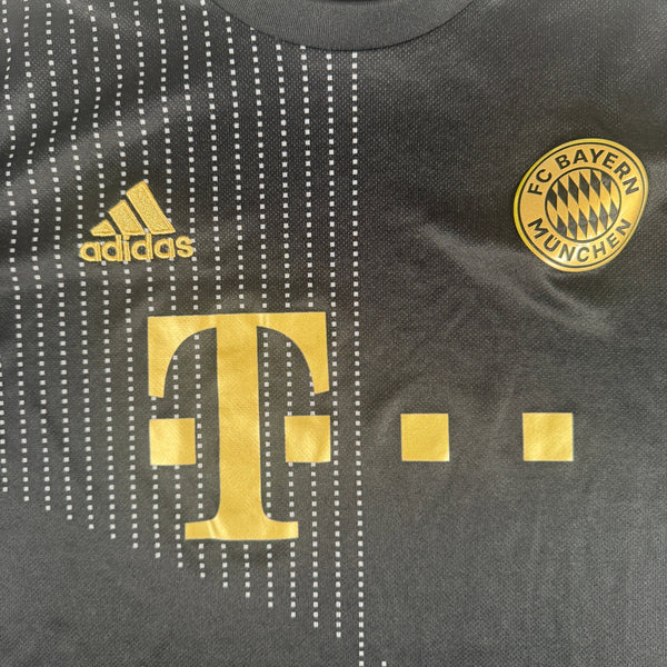 Bayern Munich 2021/2022 Away Football Shirt Large