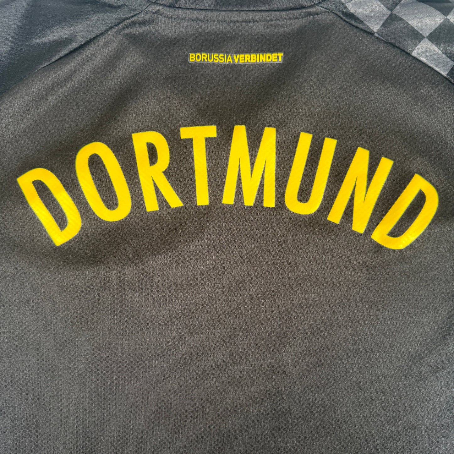 Borussia Dortmund 2022/2023 Away Football Shirt Small